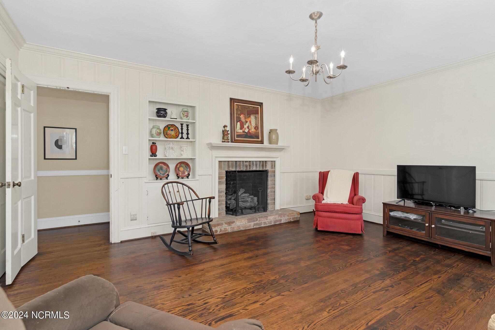 1014 Lafayette Avenue