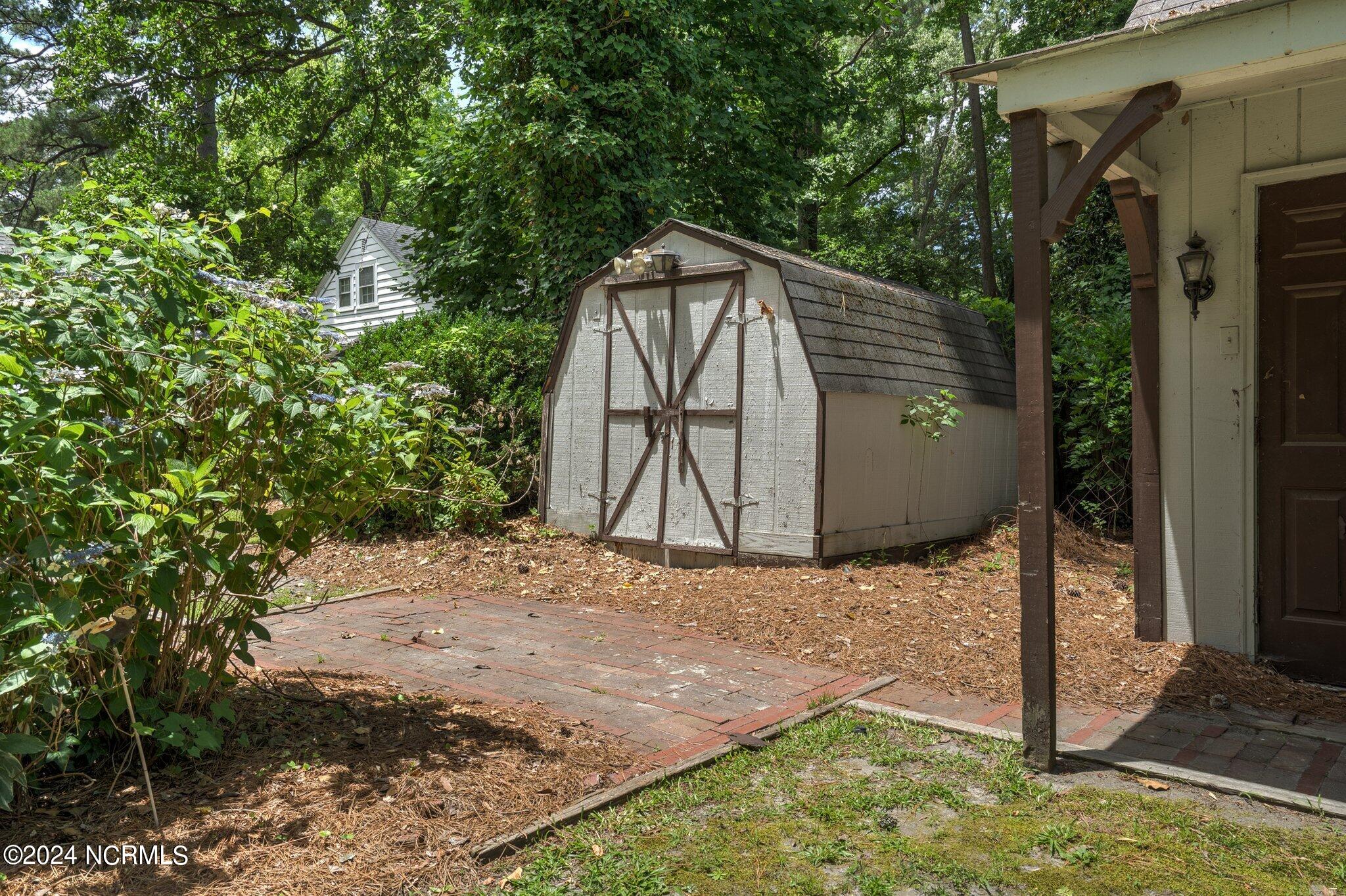 1014 Lafayette Avenue