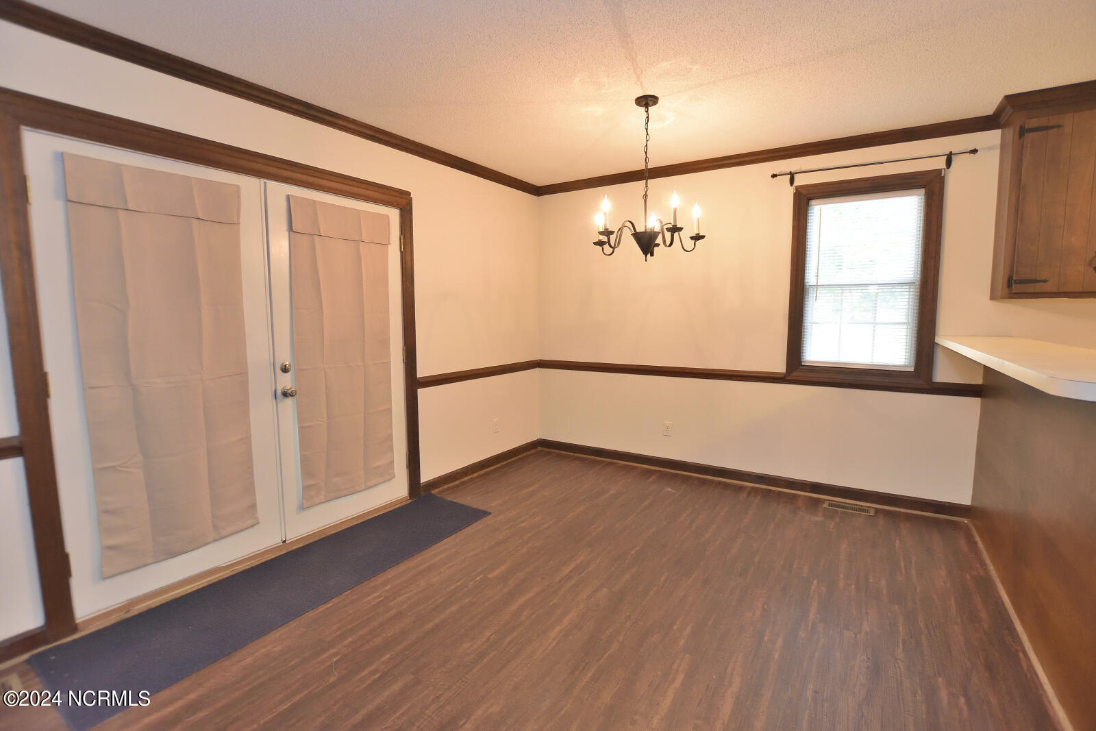 1204 Roundtree Drive