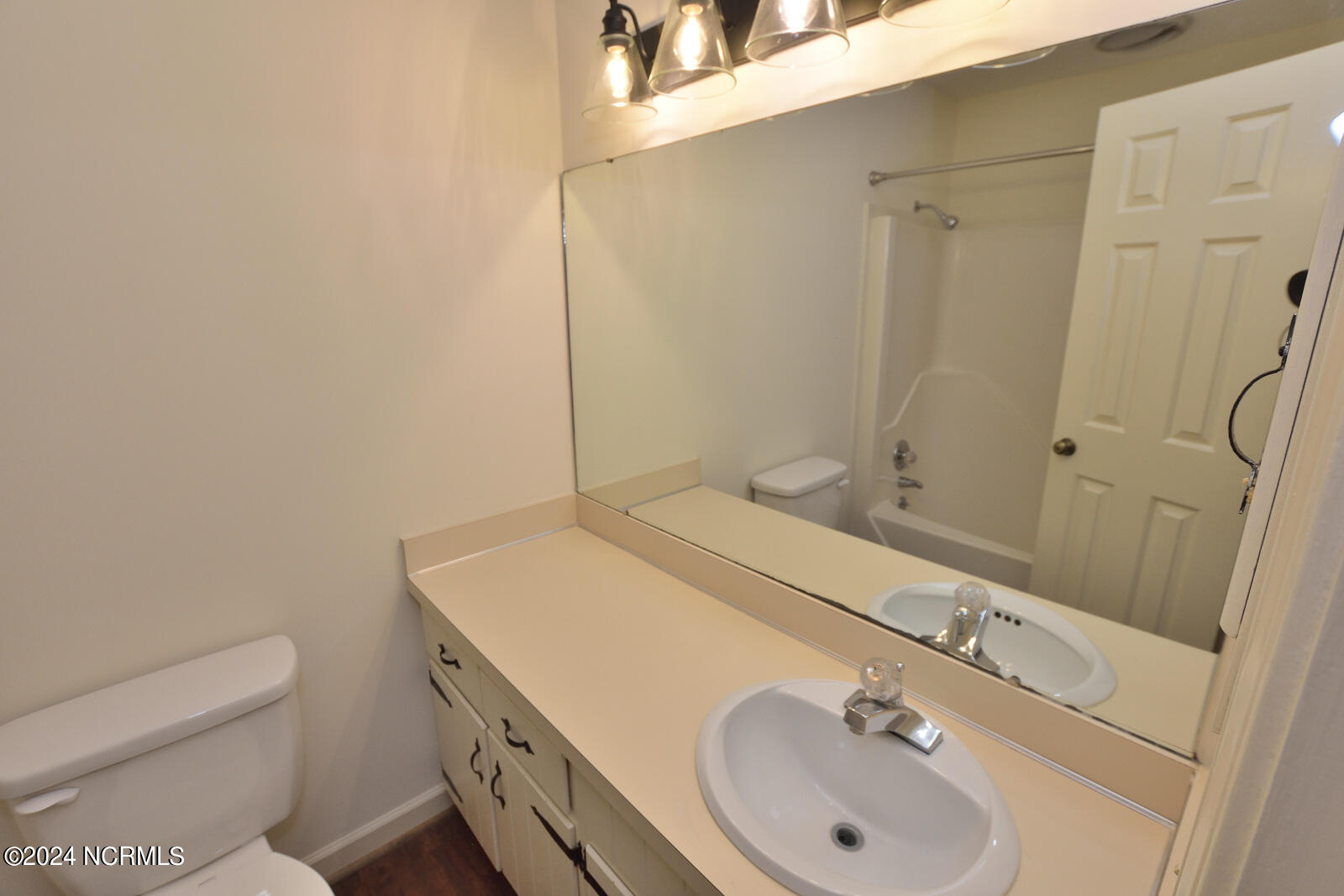 1204 Roundtree Drive