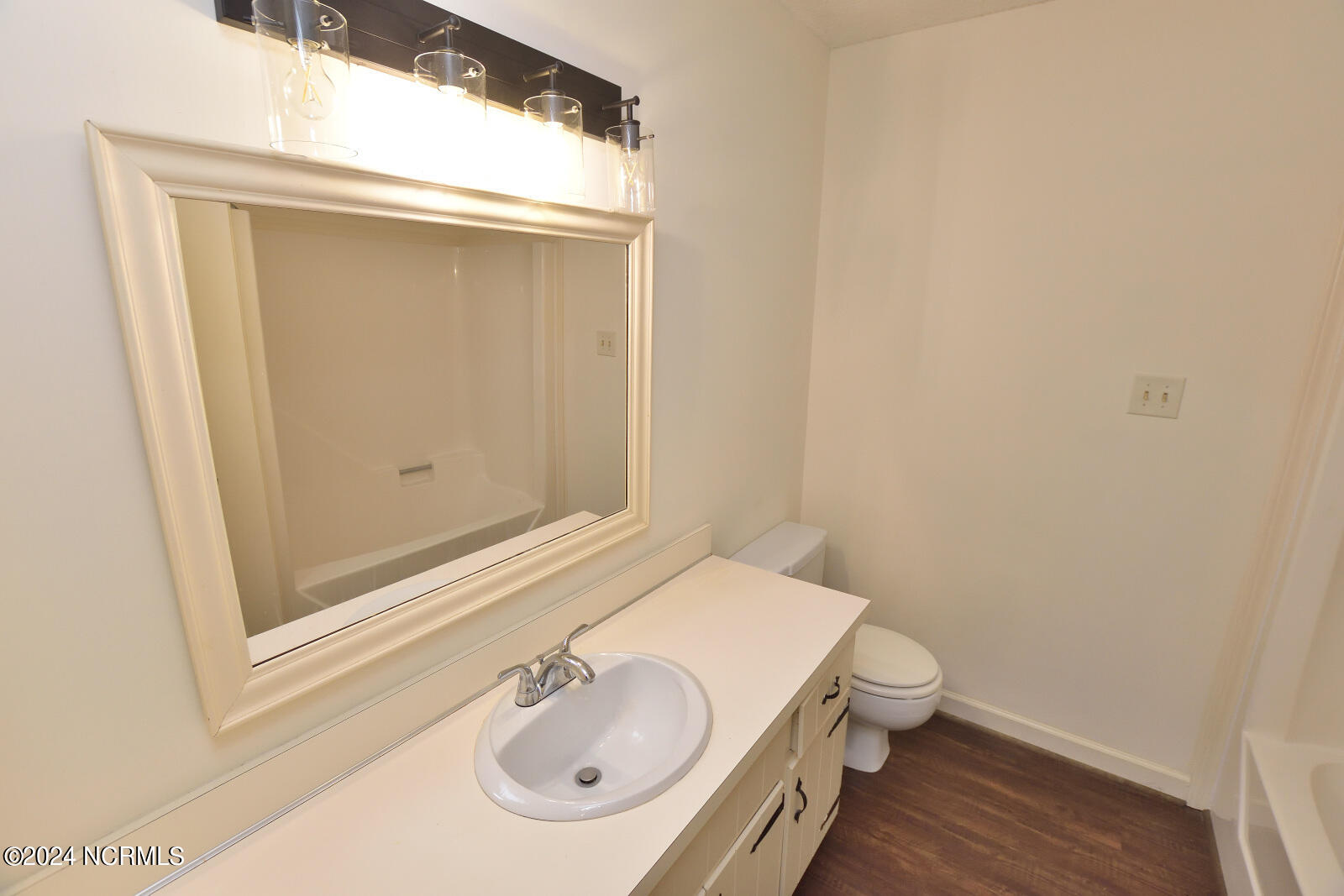 1204 Roundtree Drive