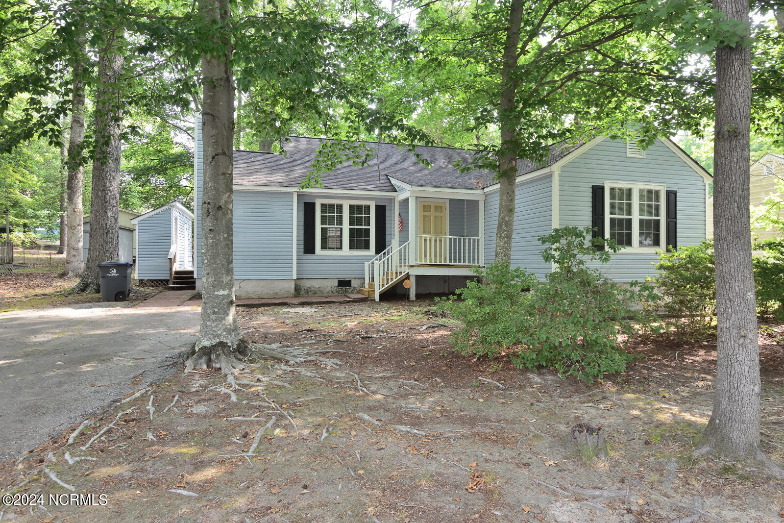 1204 Roundtree Drive