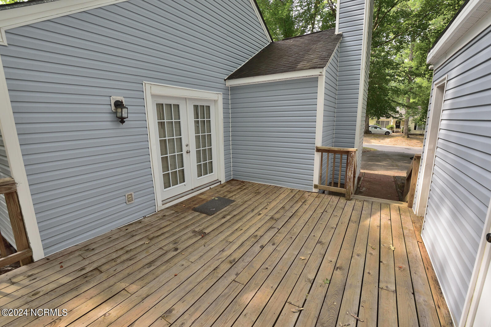 1204 Roundtree Drive