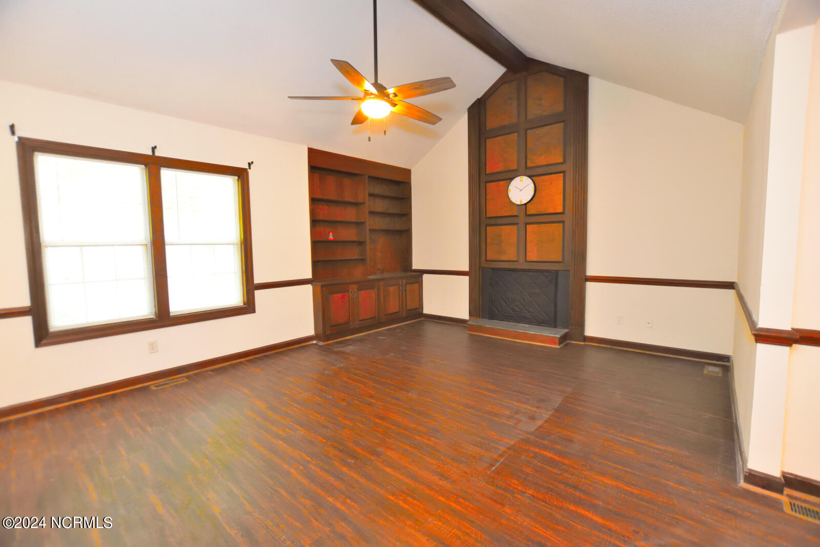 1204 Roundtree Drive