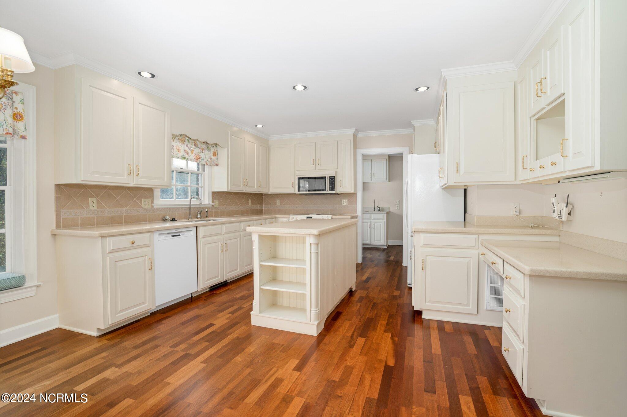 2128 Robert Ryan Road