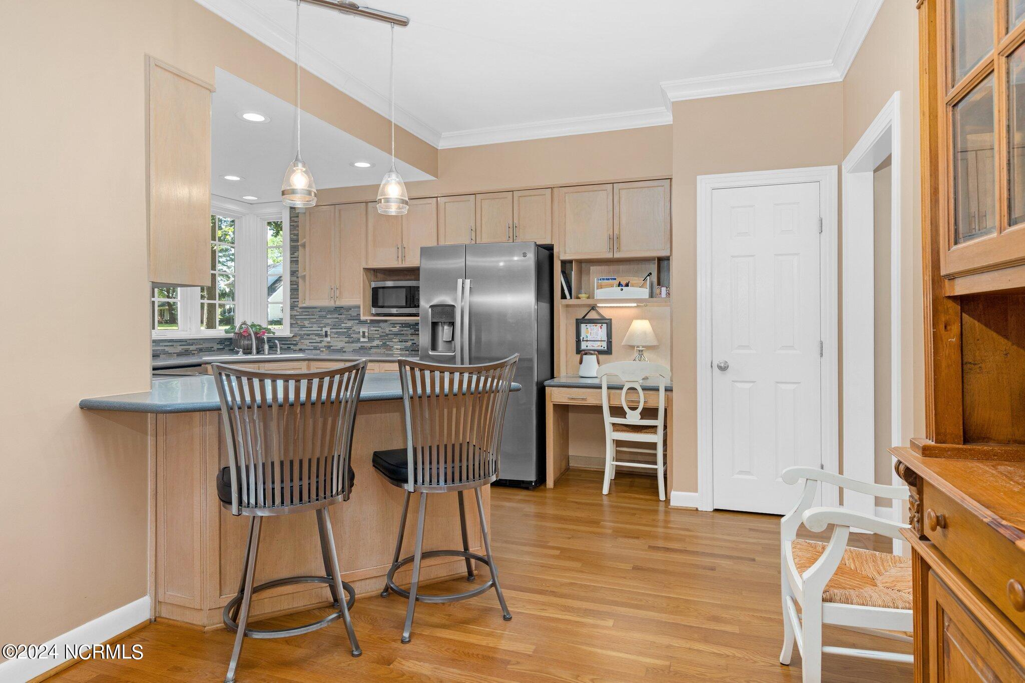 2128 Edinborough Road