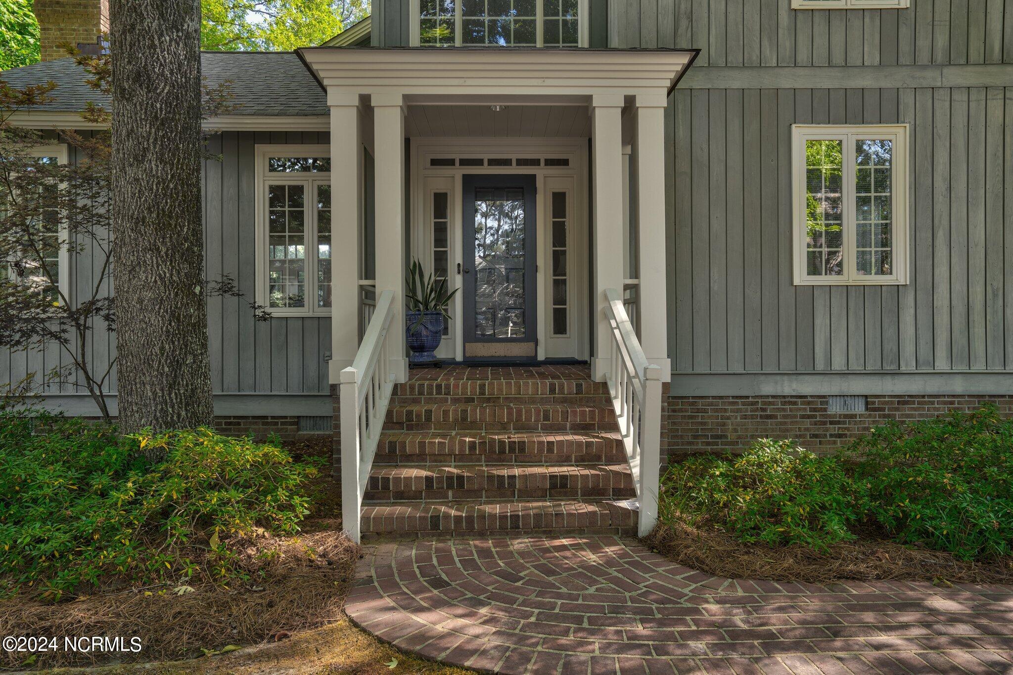 2128 Edinborough Road