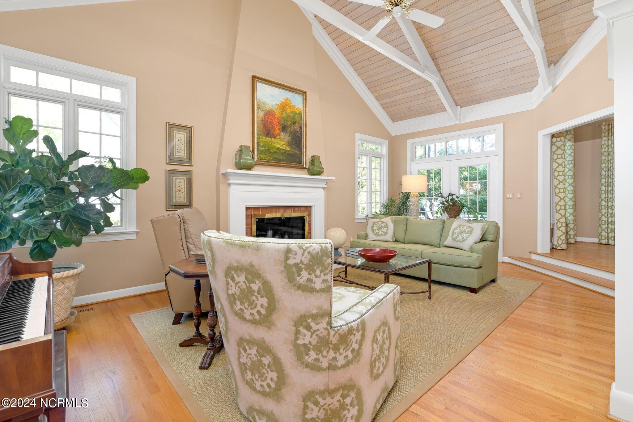 2128 Edinborough Road