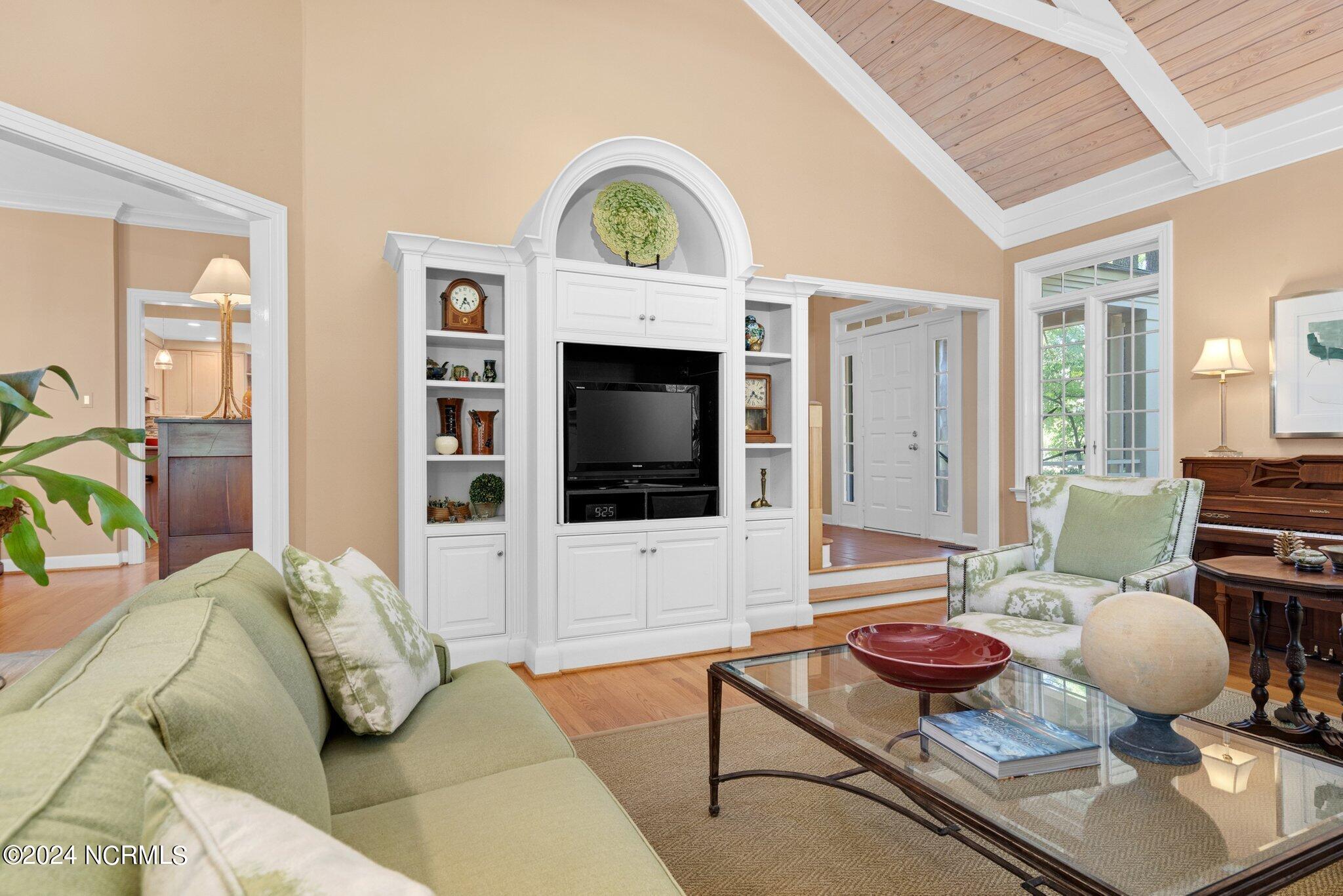 2128 Edinborough Road