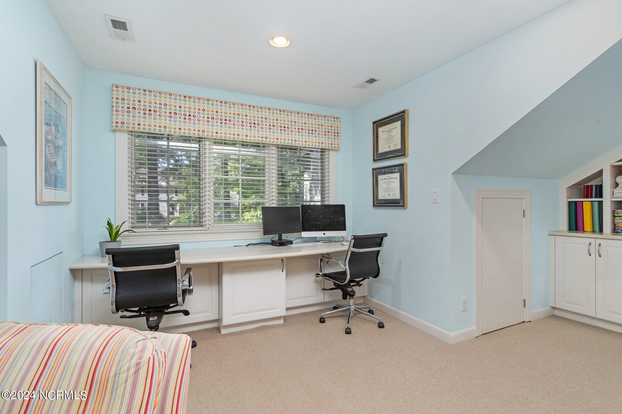 2128 Edinborough Road