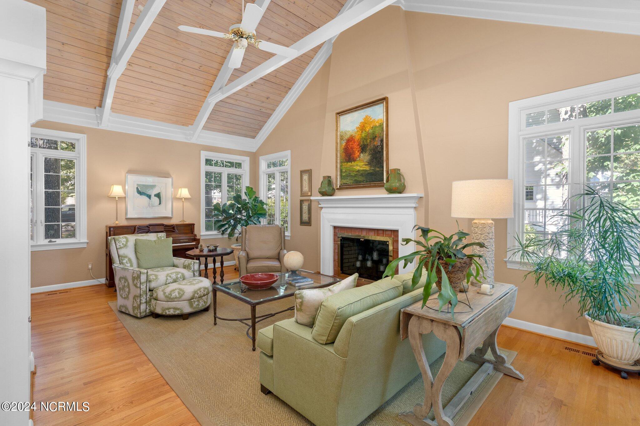 2128 Edinborough Road