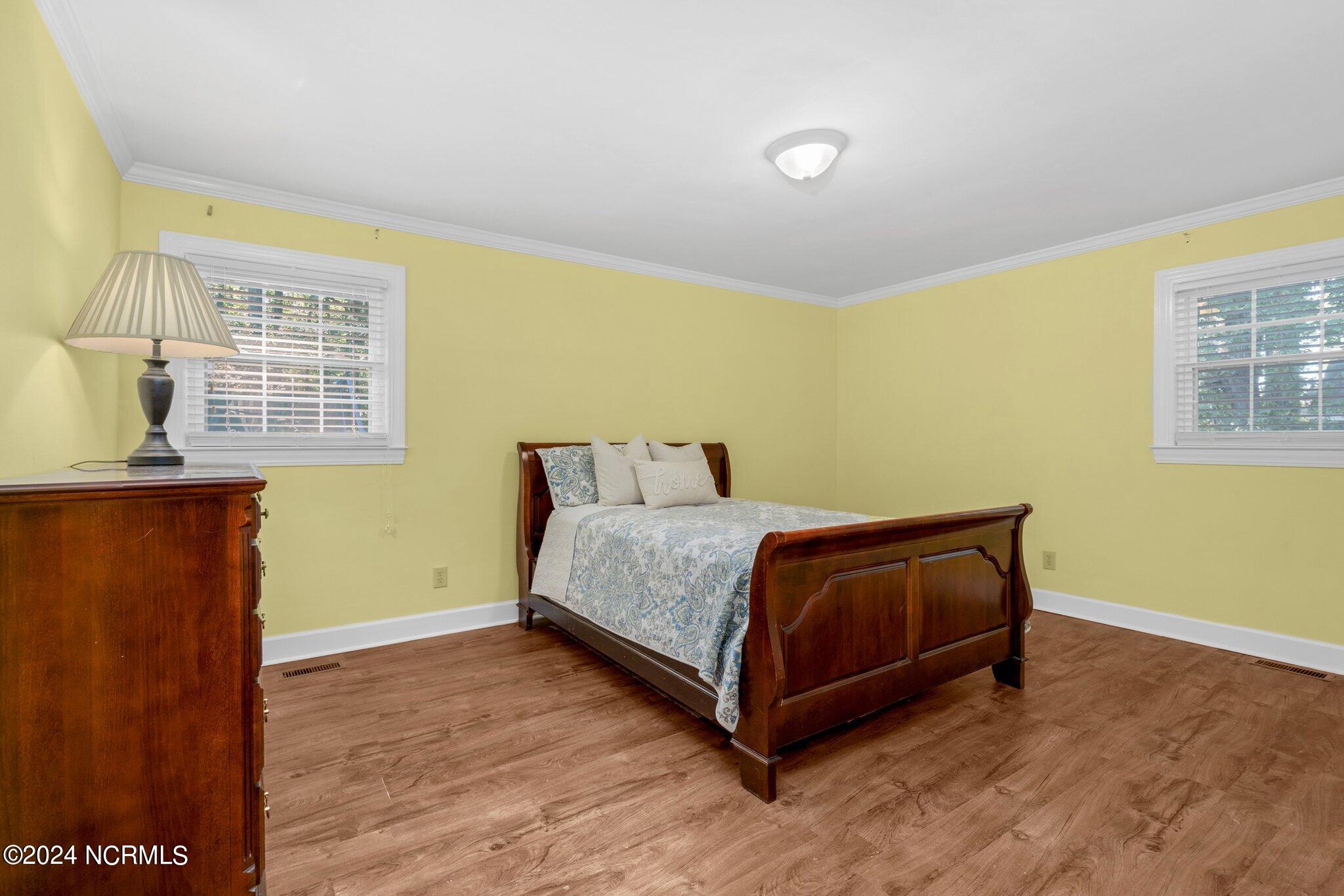 1809 Sherwood Drive