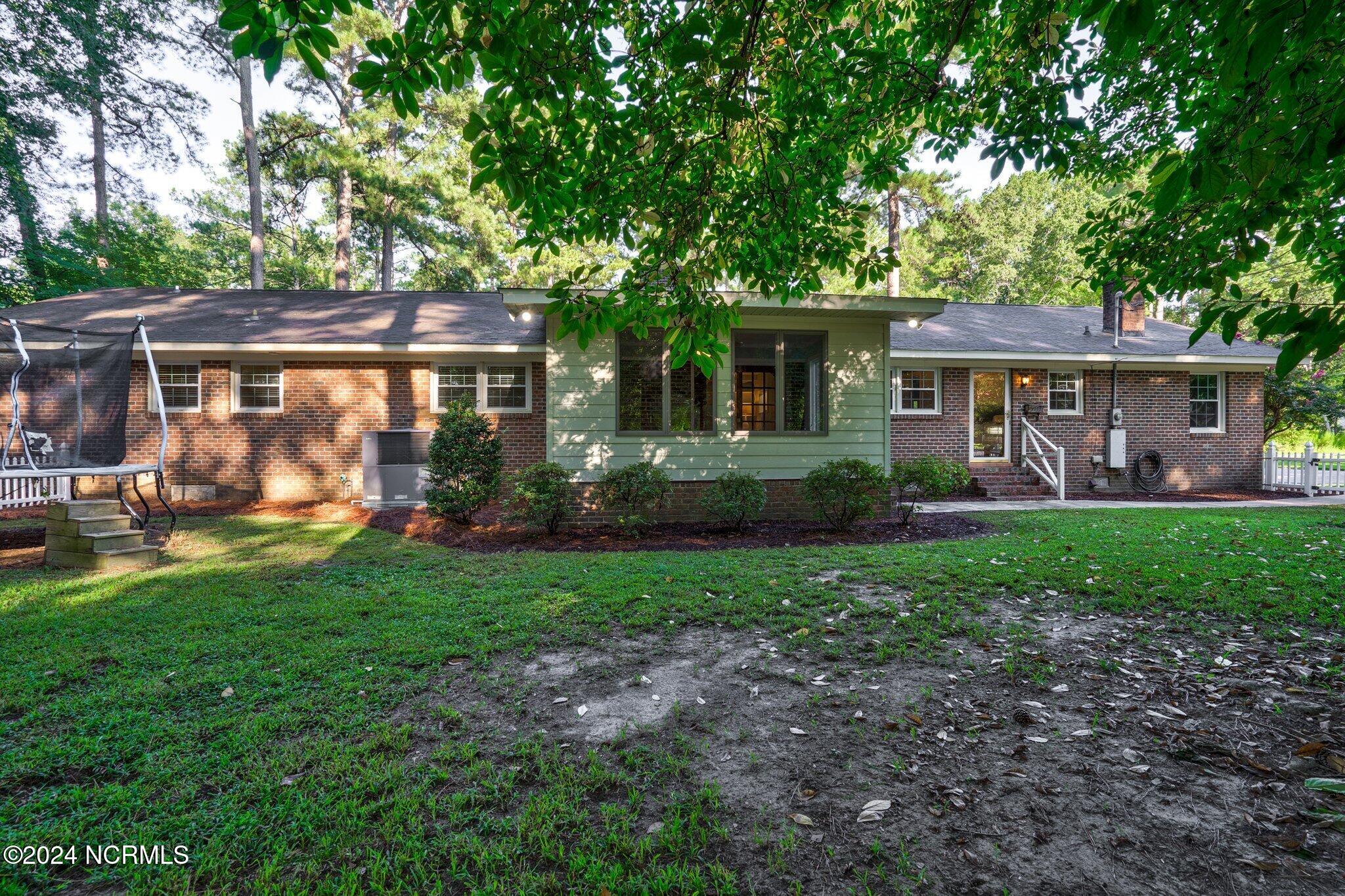1809 Sherwood Drive