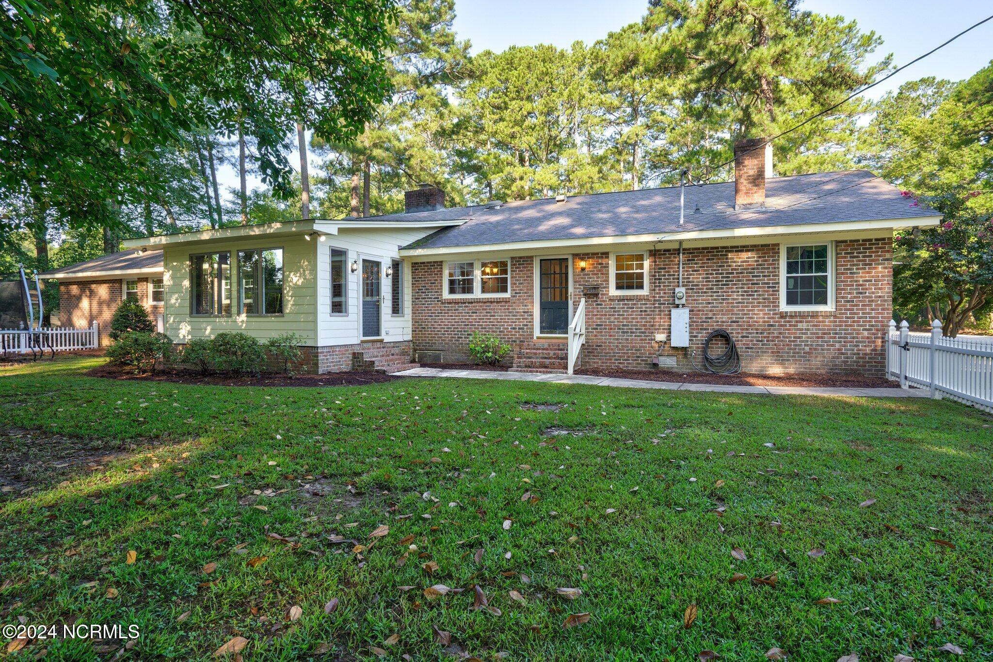 1809 Sherwood Drive