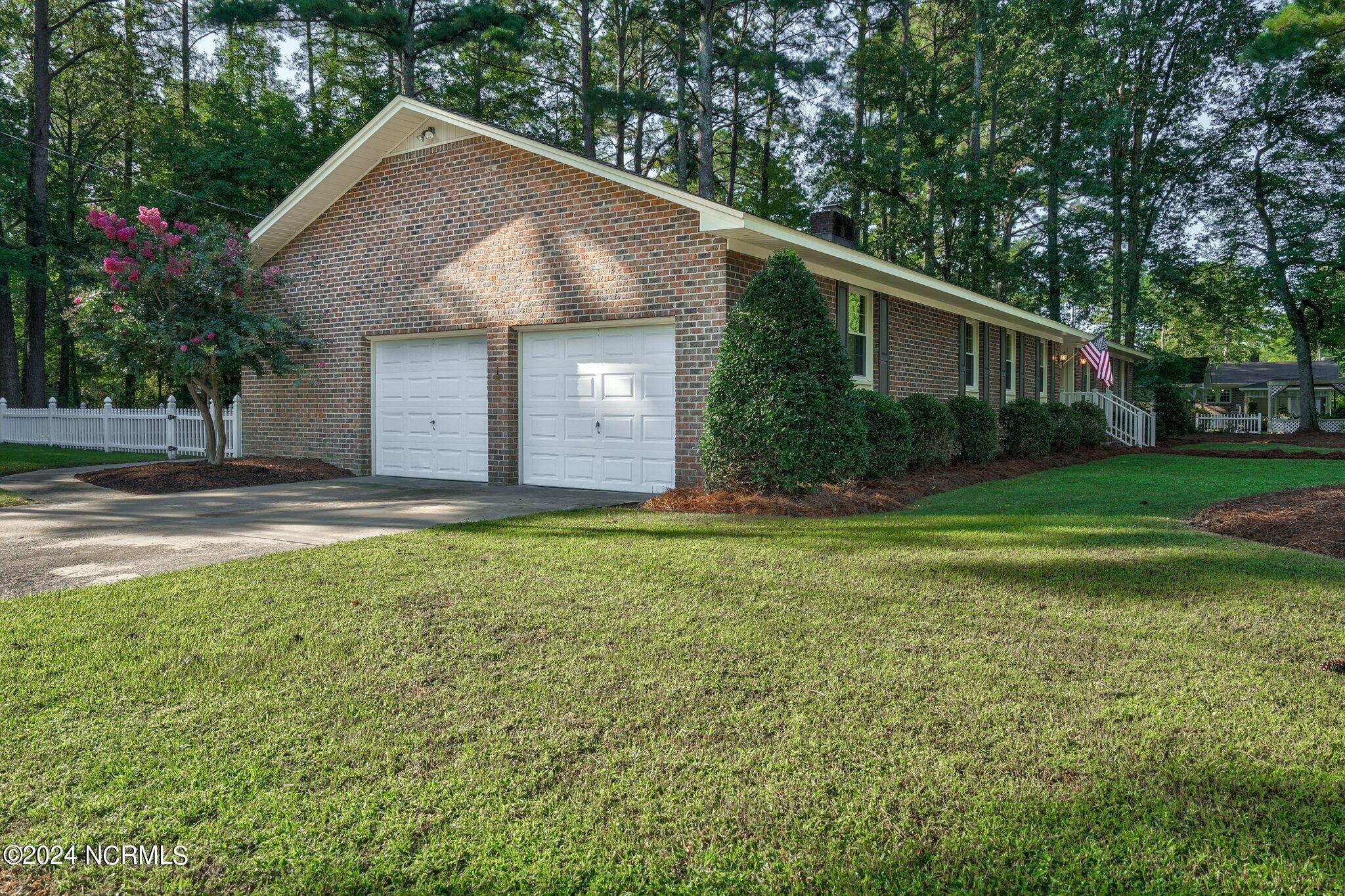 1809 Sherwood Drive