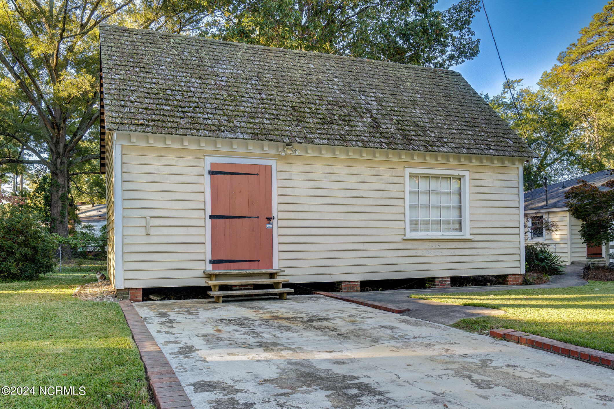 424 Clifton Road