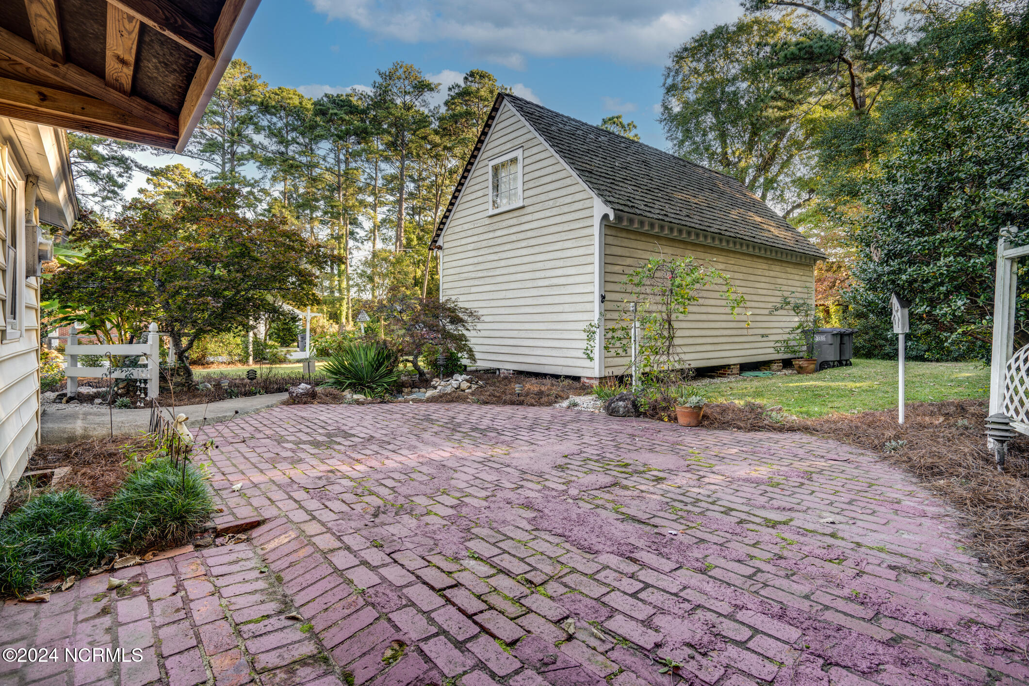 424 Clifton Road