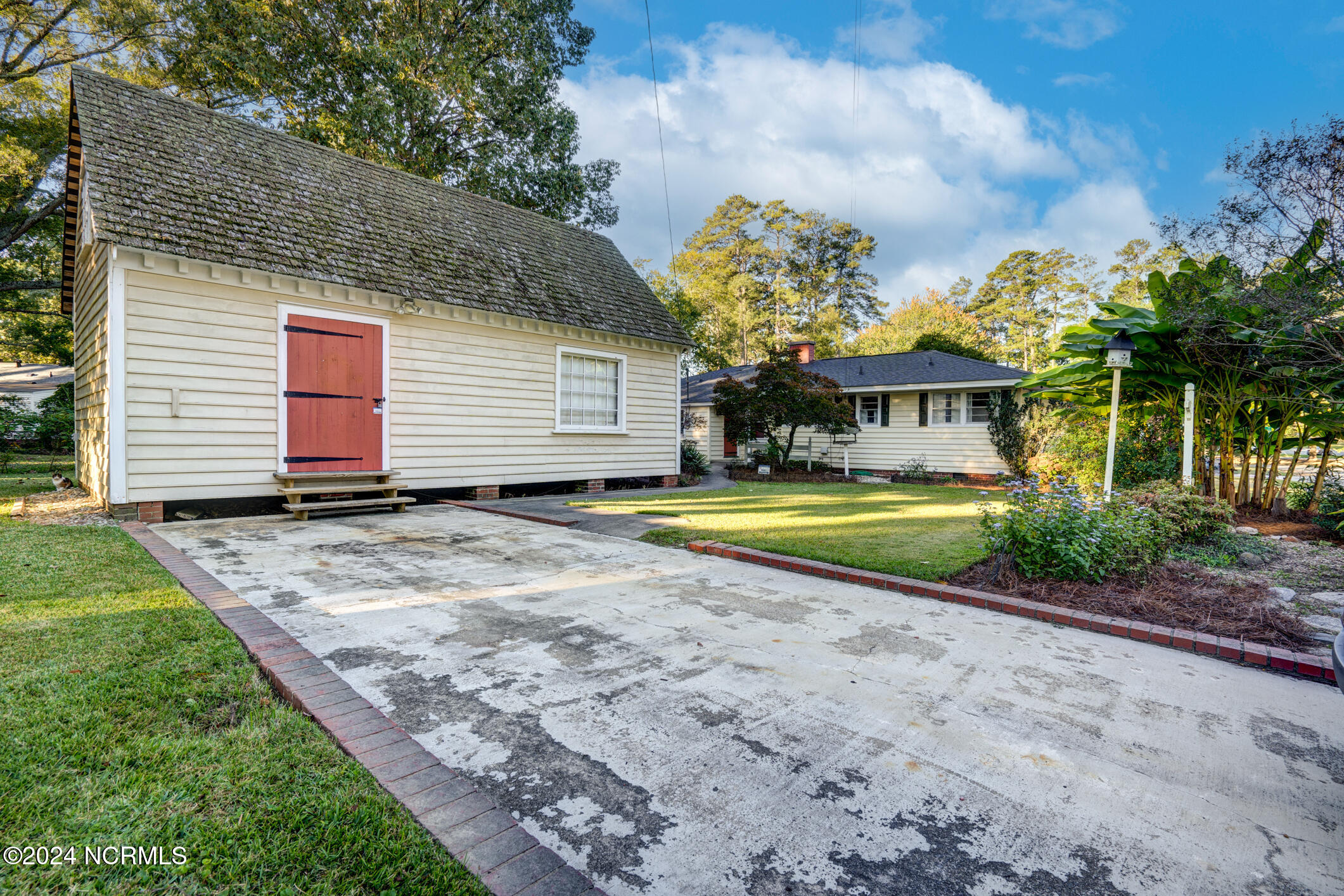 424 Clifton Road