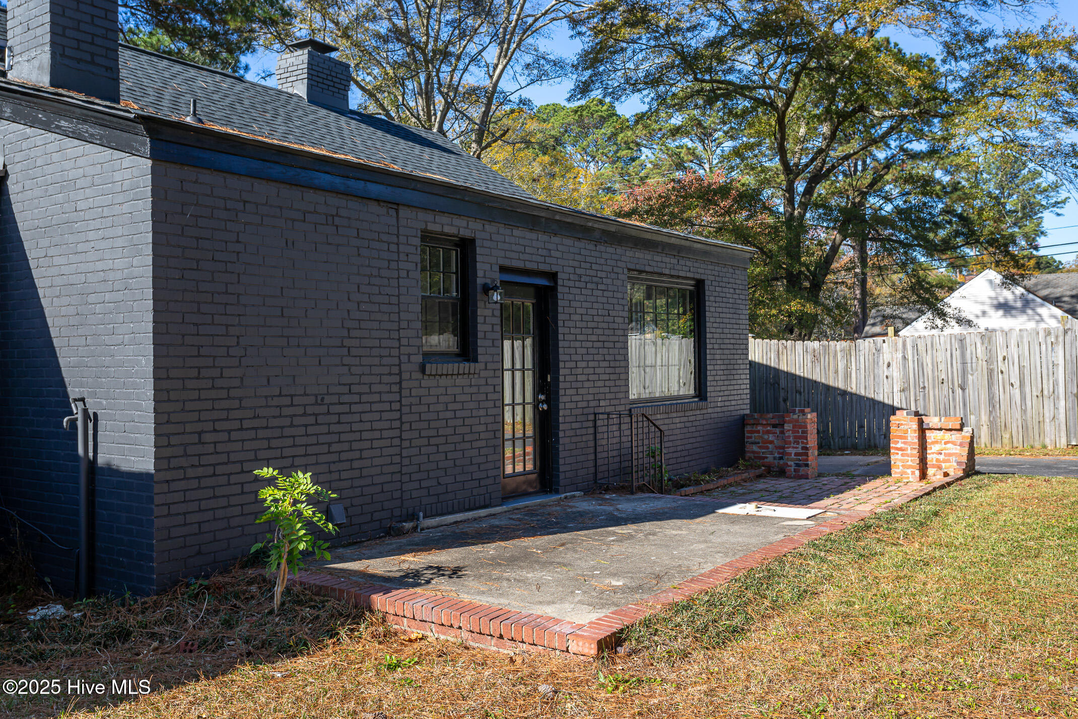 1606 Kenan Street NW