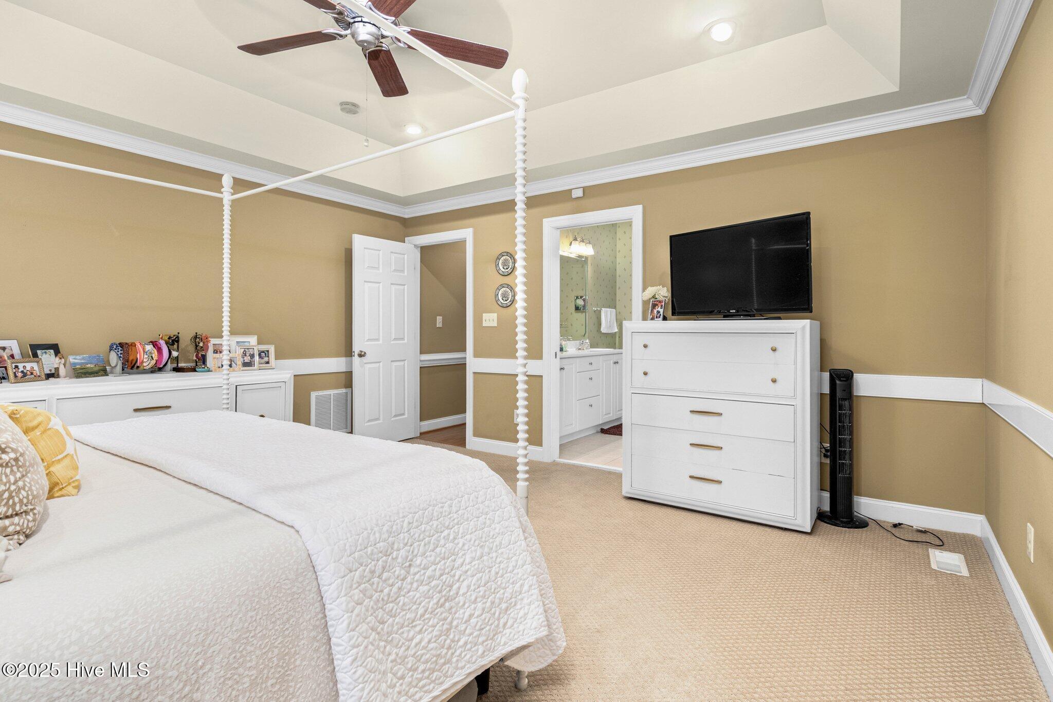 6489 Waters Edge Drive