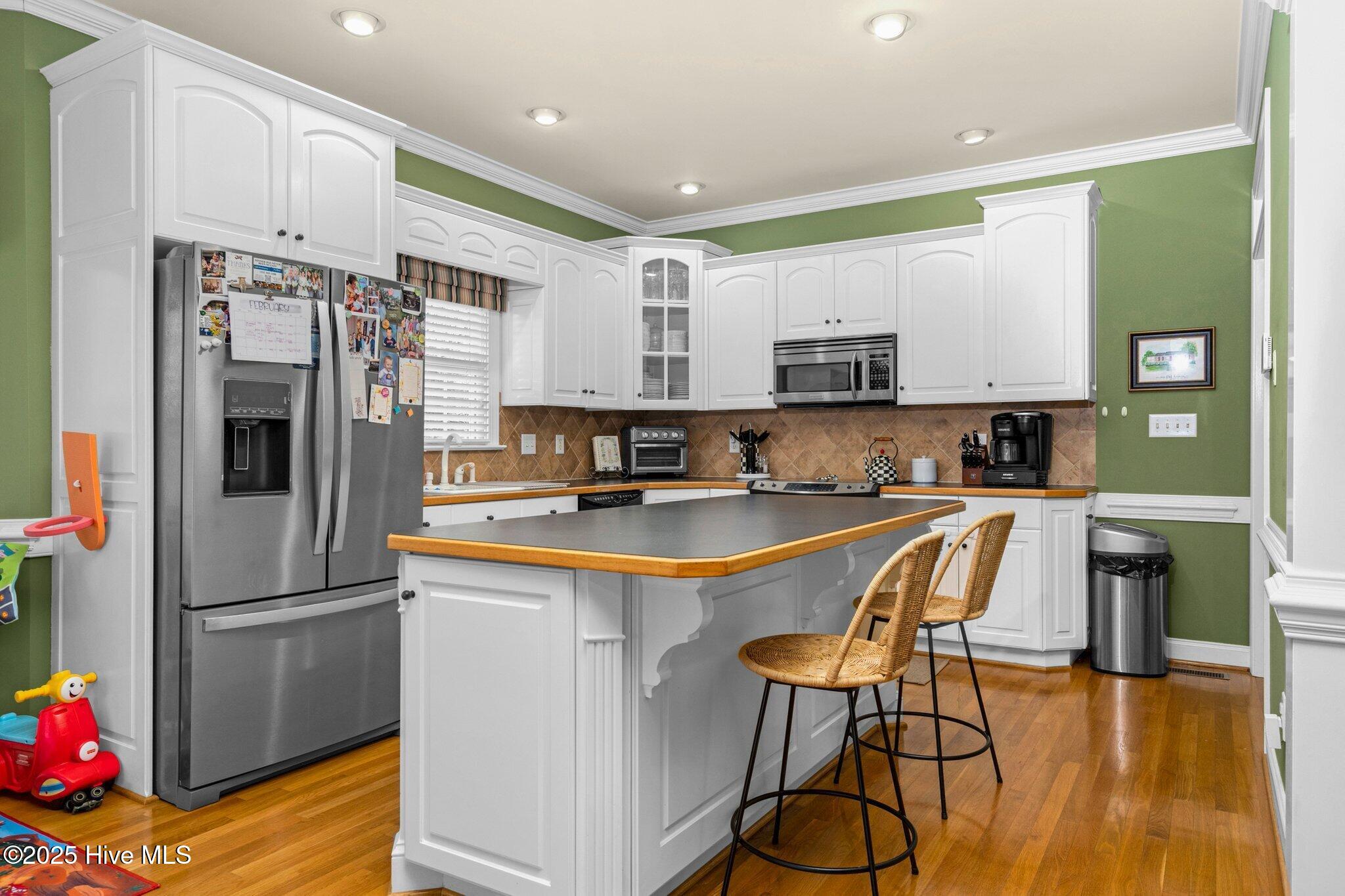 6489 Waters Edge Drive