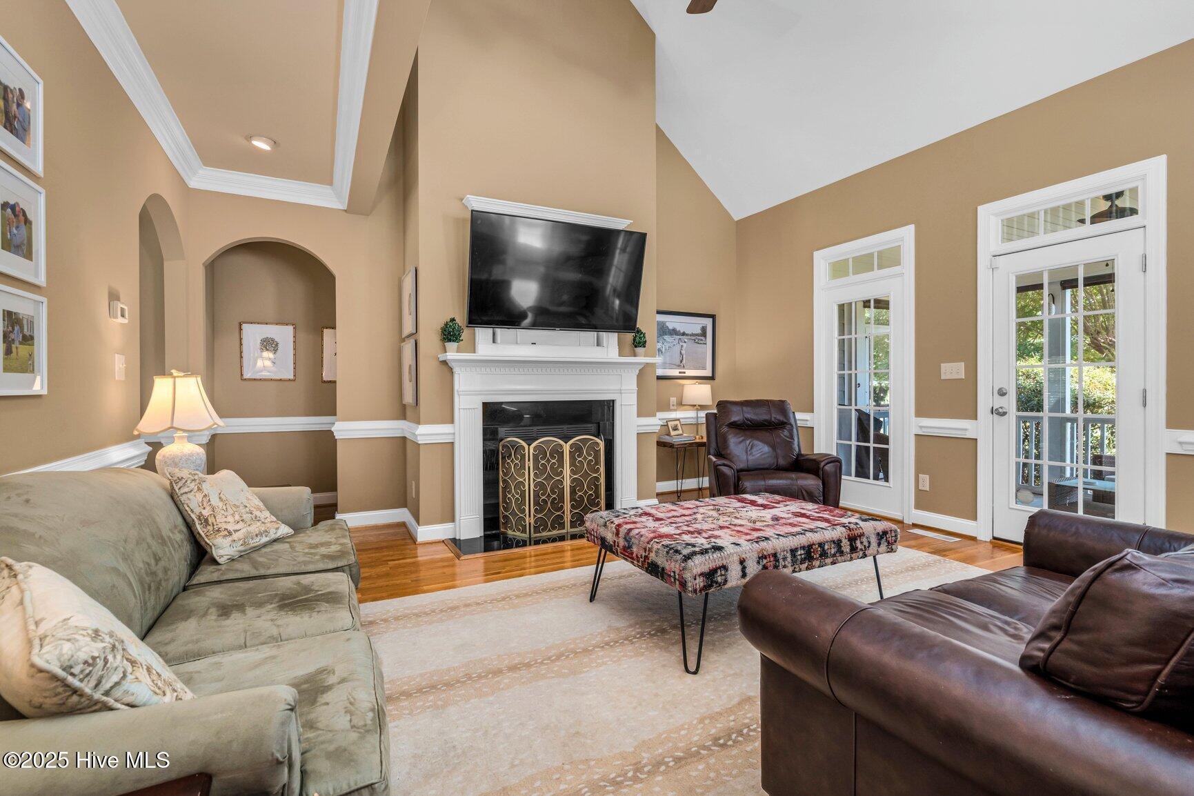 6489 Waters Edge Drive