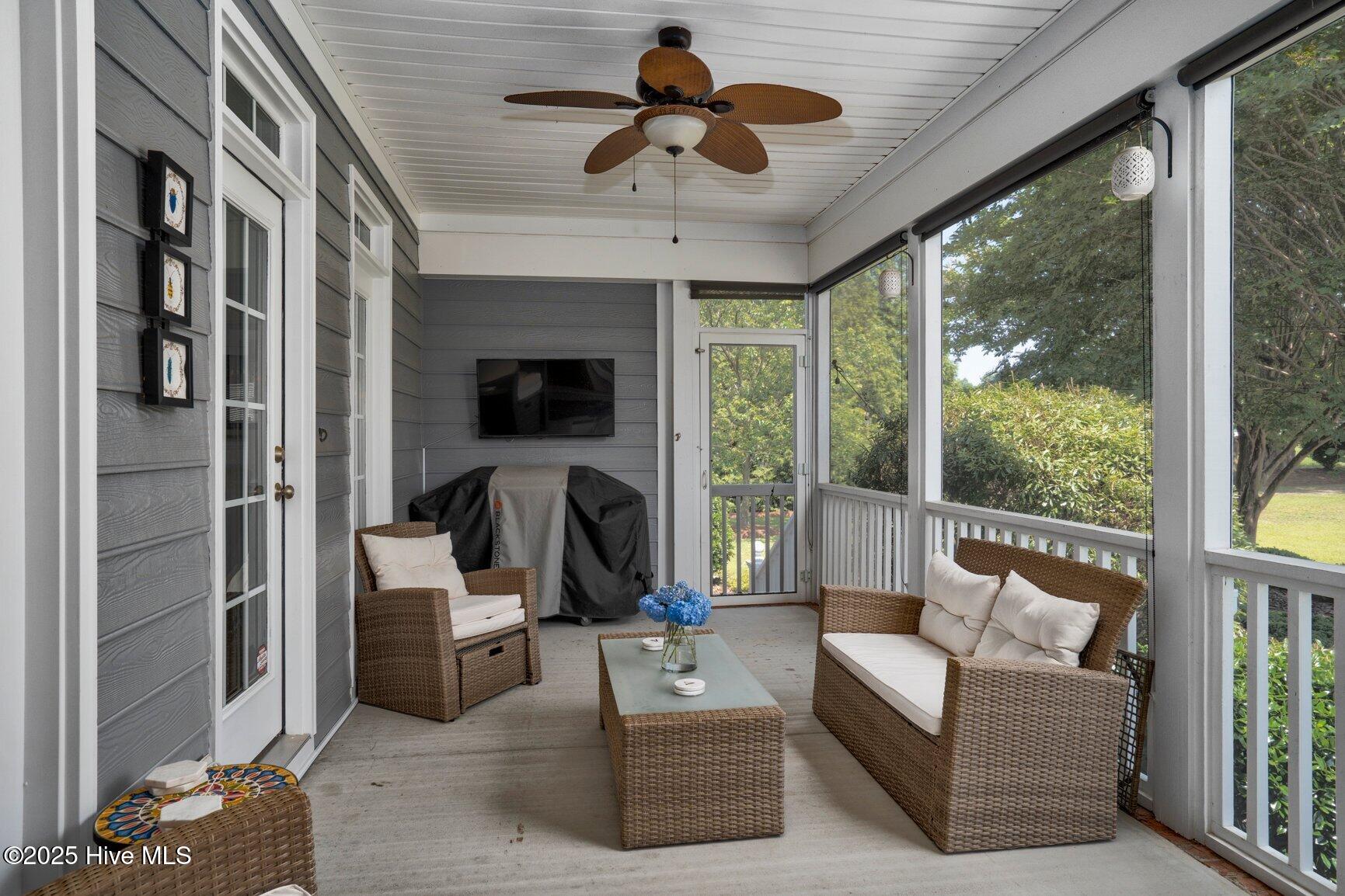 6489 Waters Edge Drive