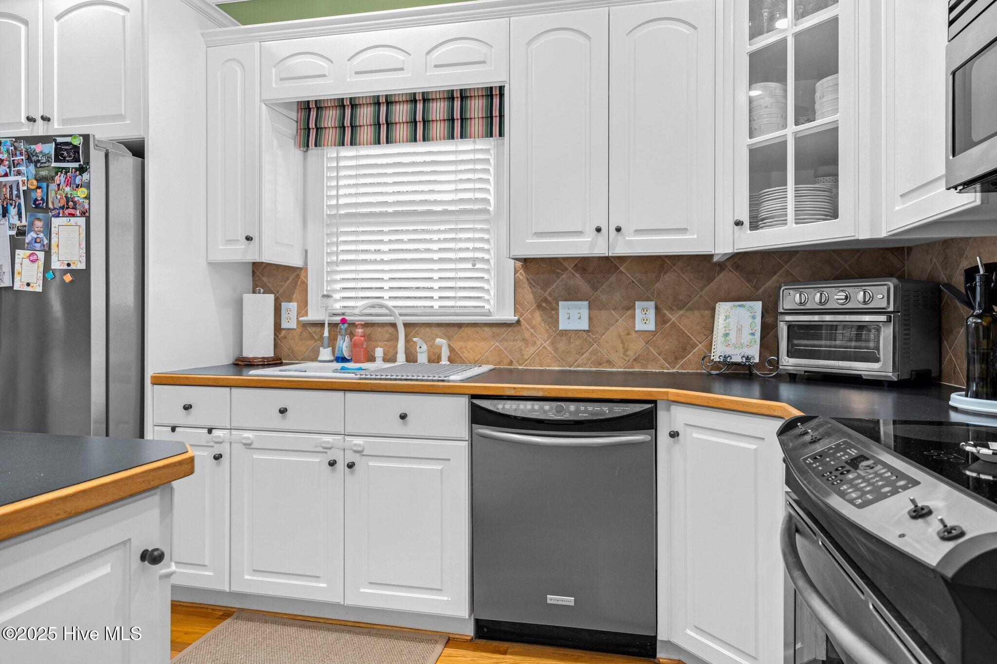 6489 Waters Edge Drive