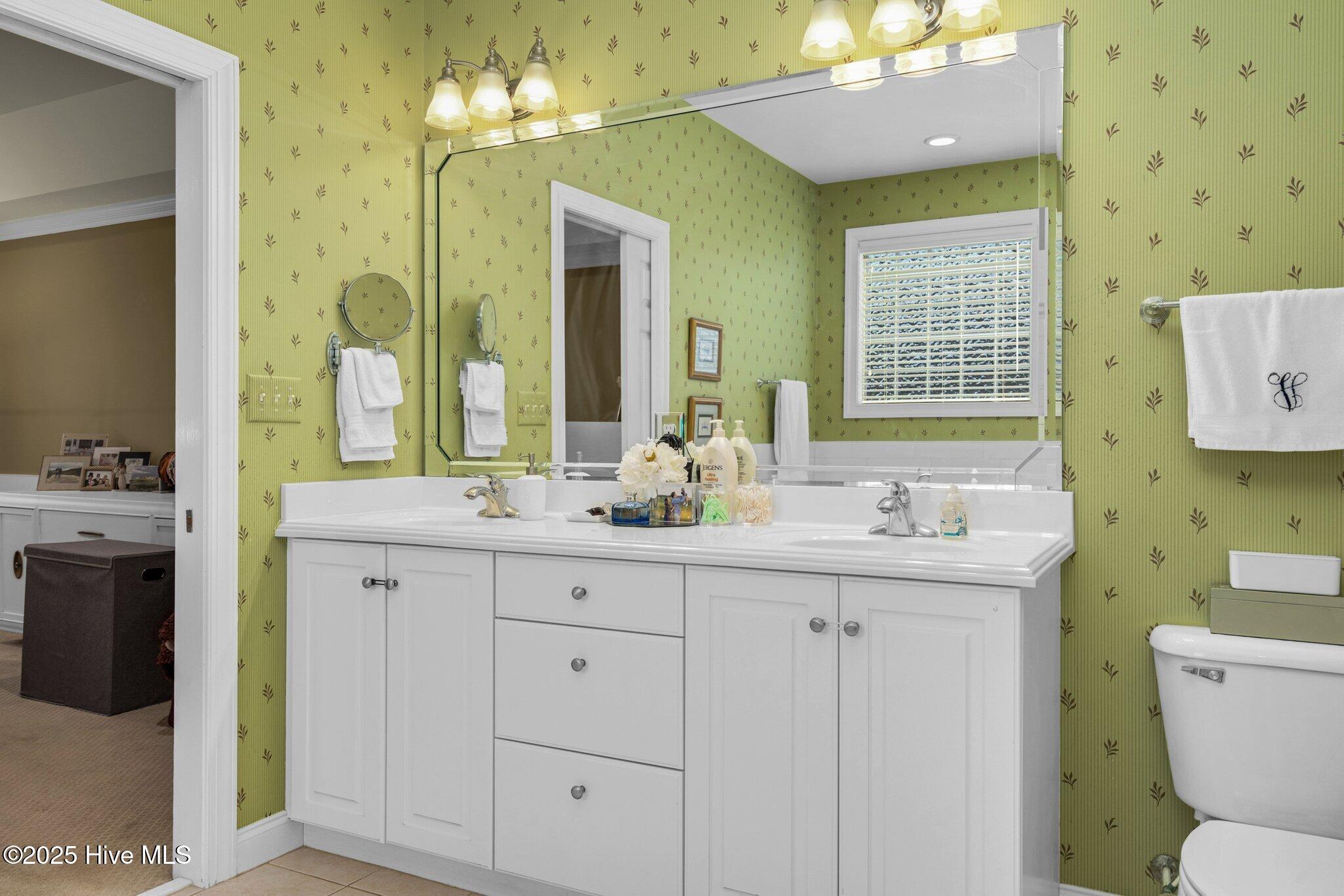 6489 Waters Edge Drive