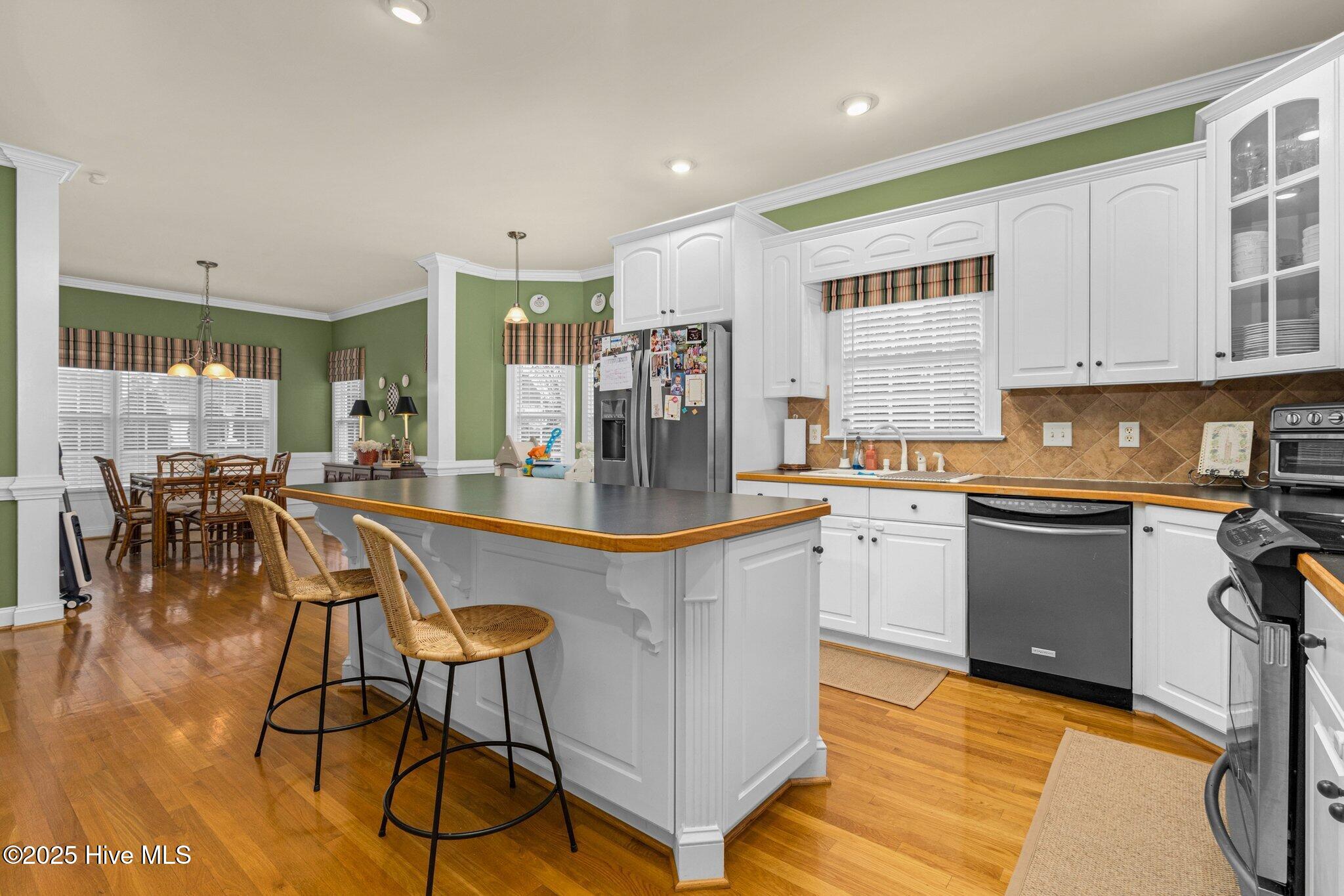 6489 Waters Edge Drive