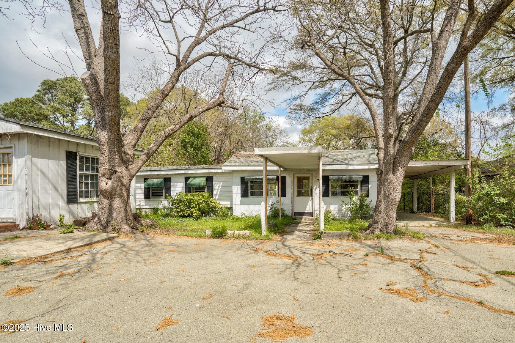 733 Falls Road