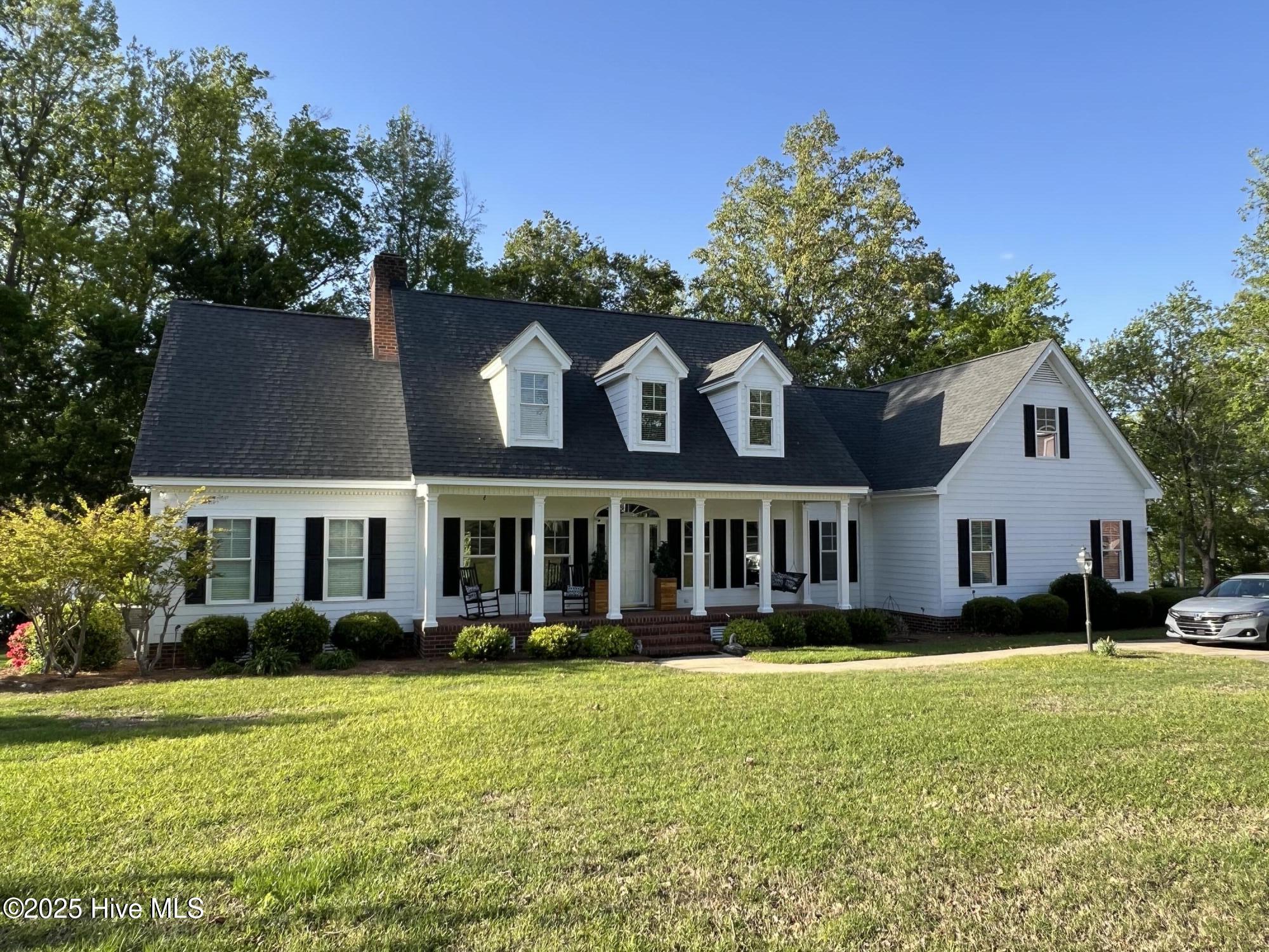 6392 Waters Edge Drive