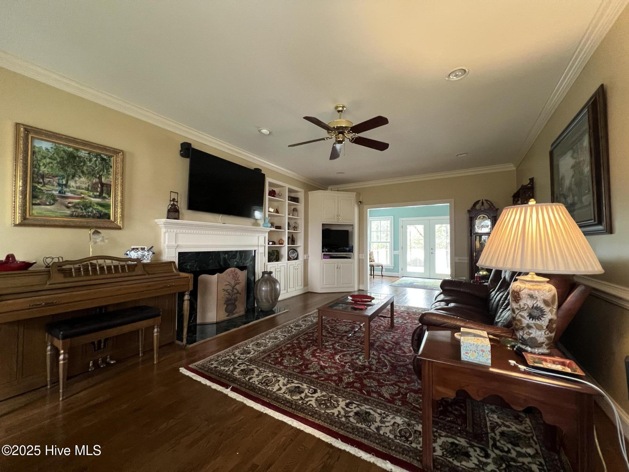 6392 Waters Edge Drive