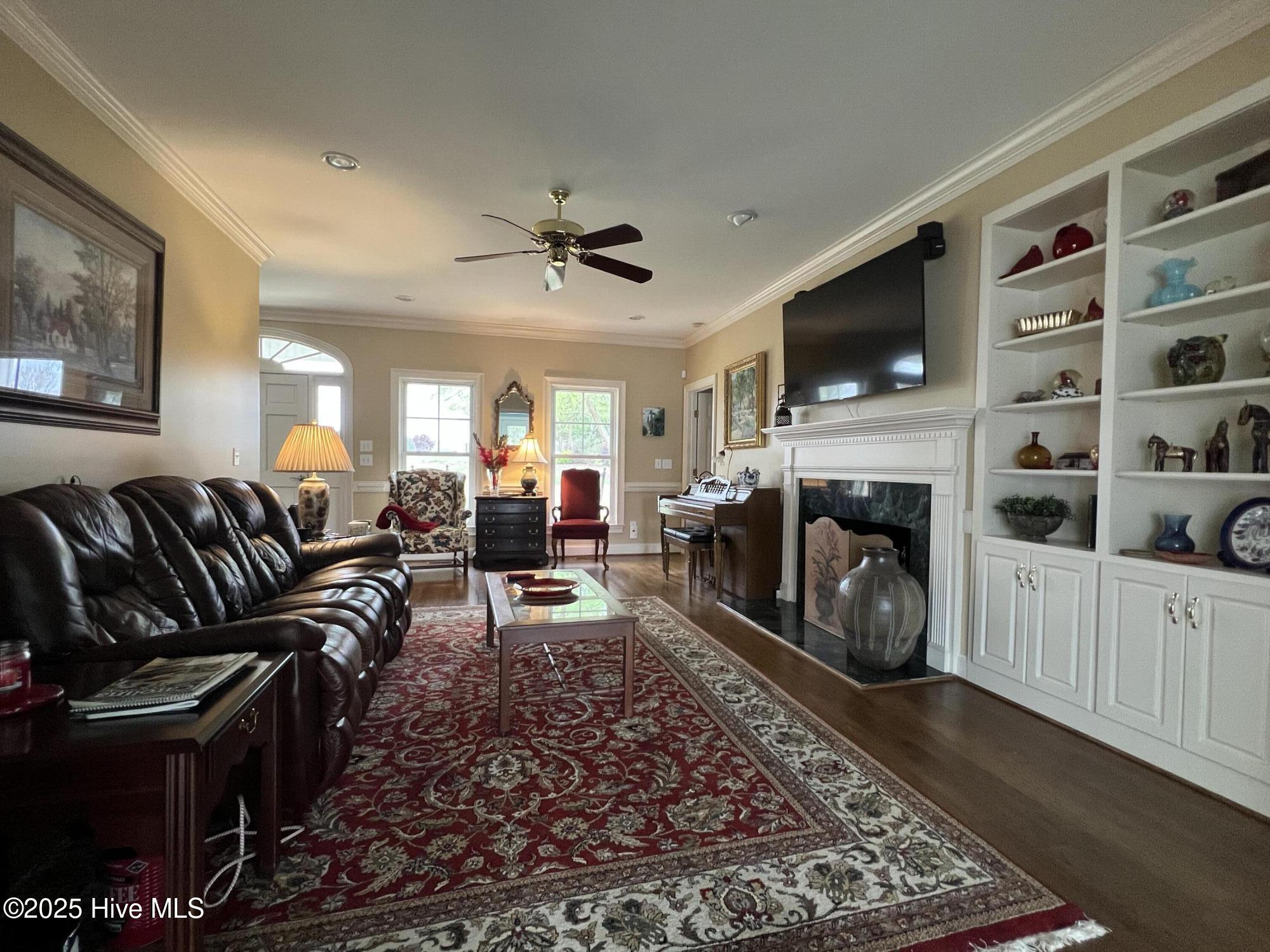 6392 Waters Edge Drive