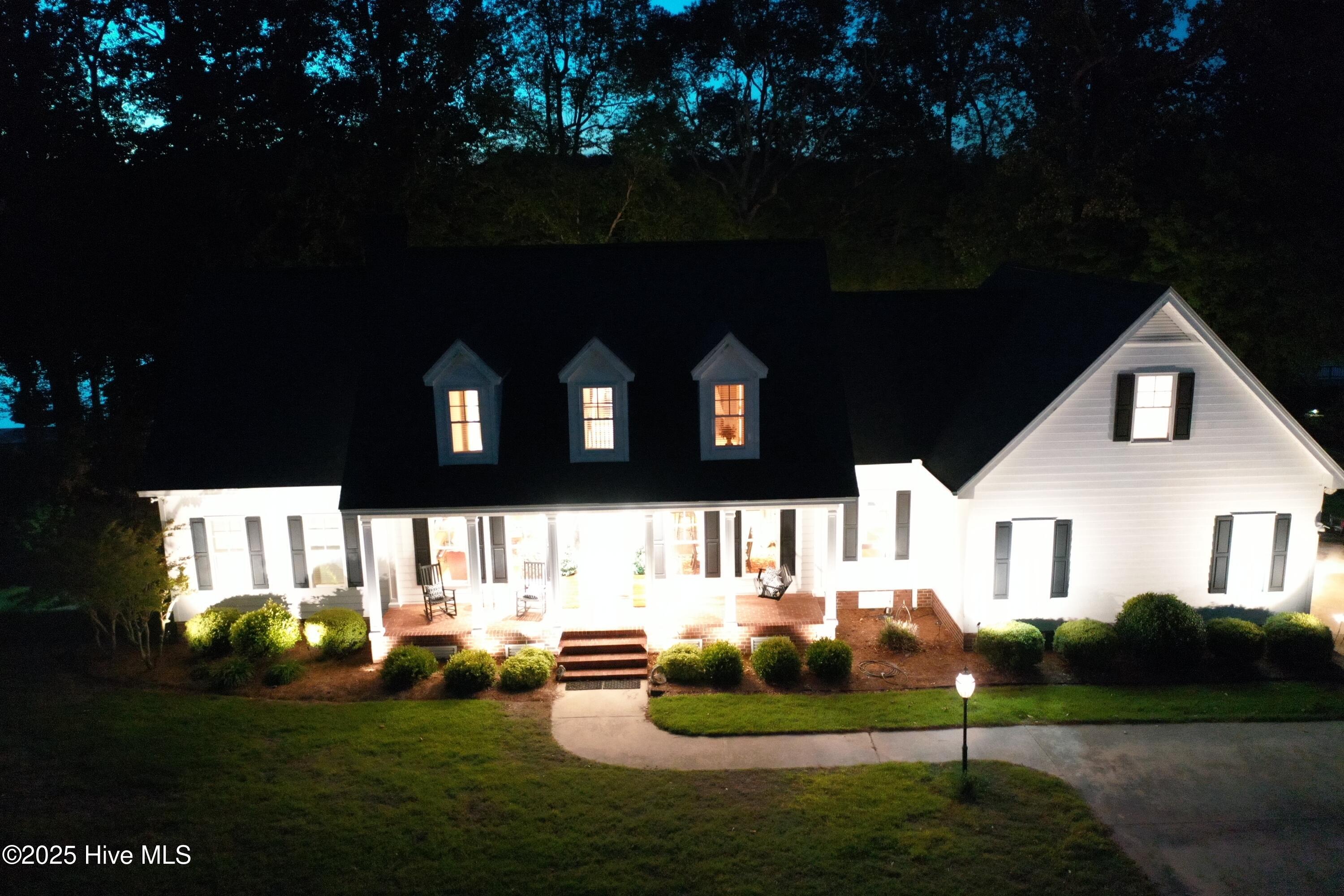 6392 Waters Edge Drive