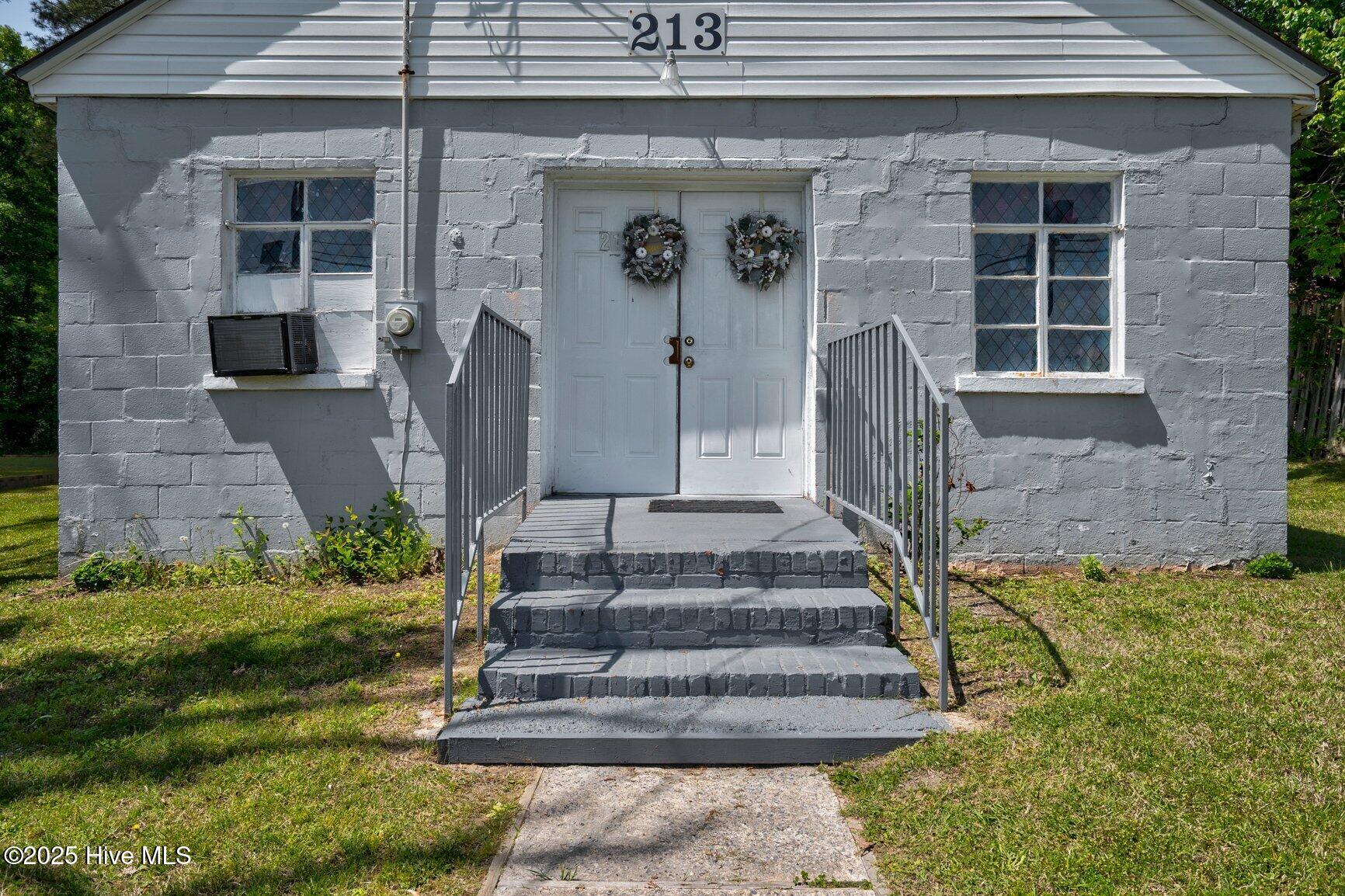 213 Warren Street
