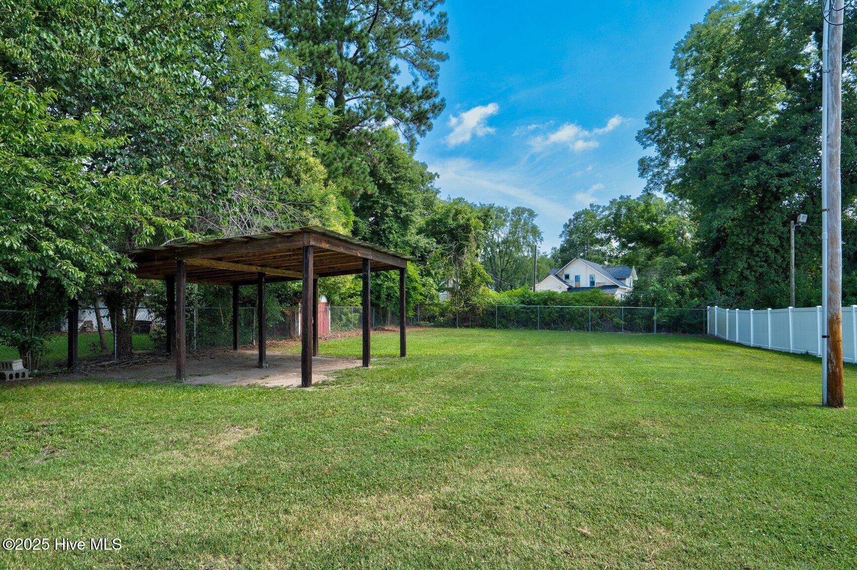 216 Whitfield Street