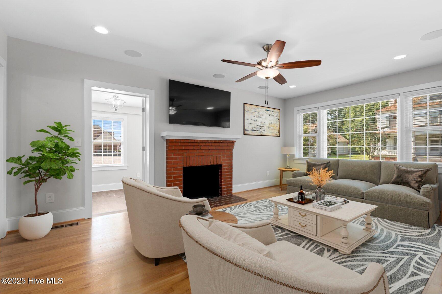 216 Whitfield Street