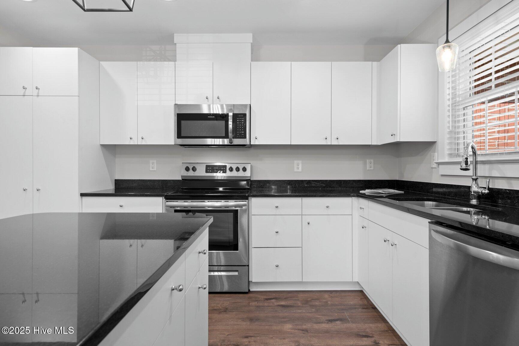 216 Whitfield Street