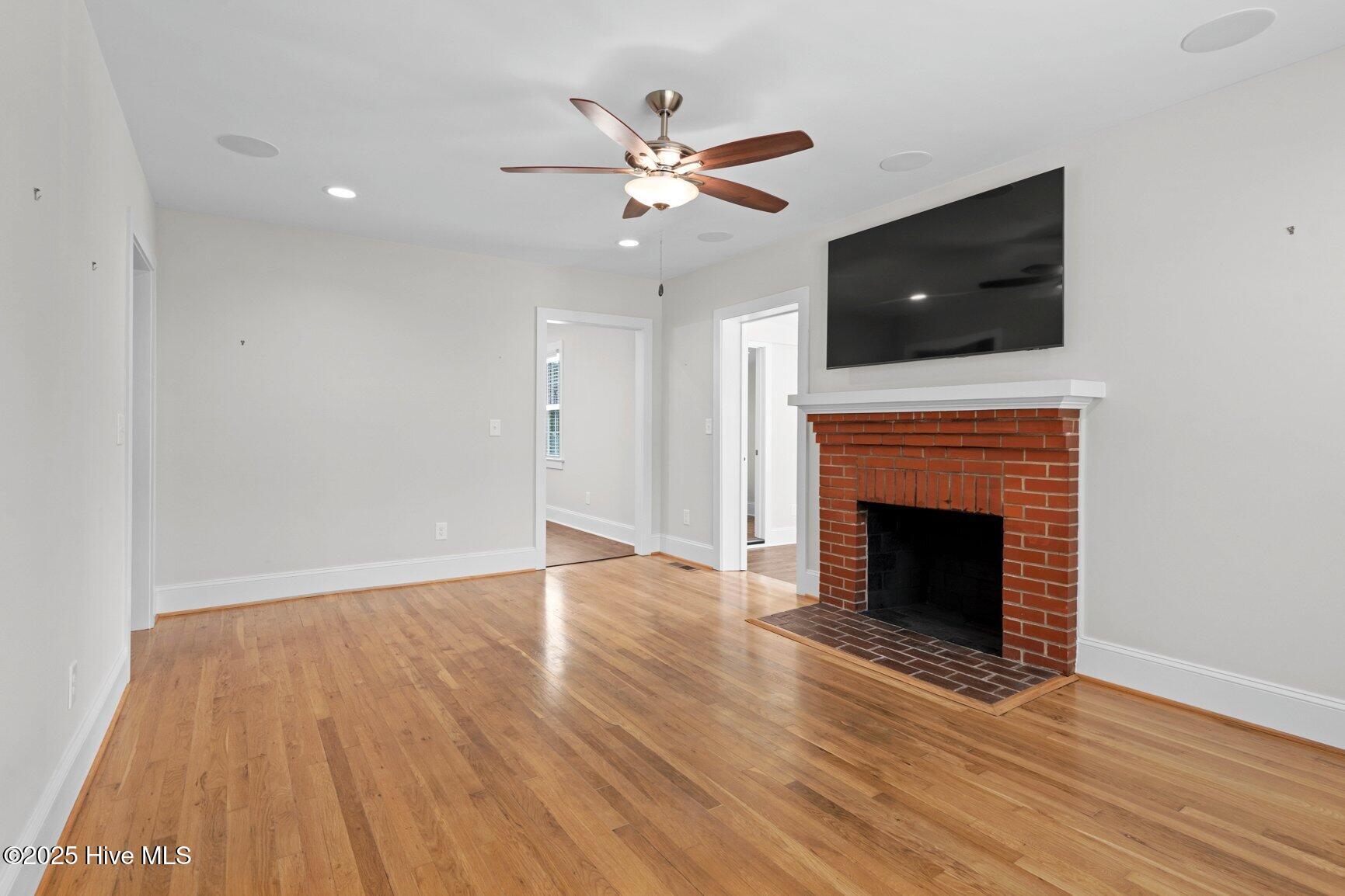 216 Whitfield Street