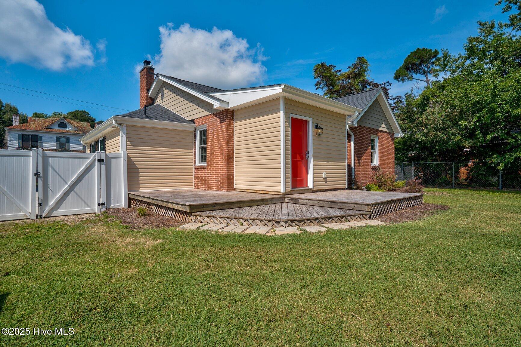 216 Whitfield Street