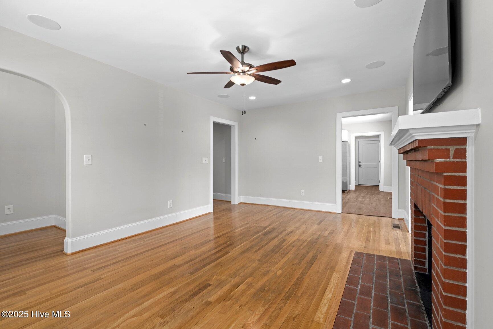 216 Whitfield Street