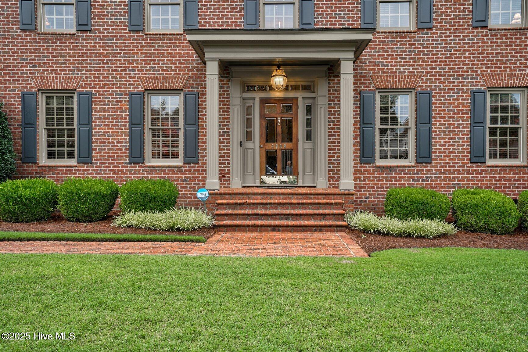 2909 Greystone Drive