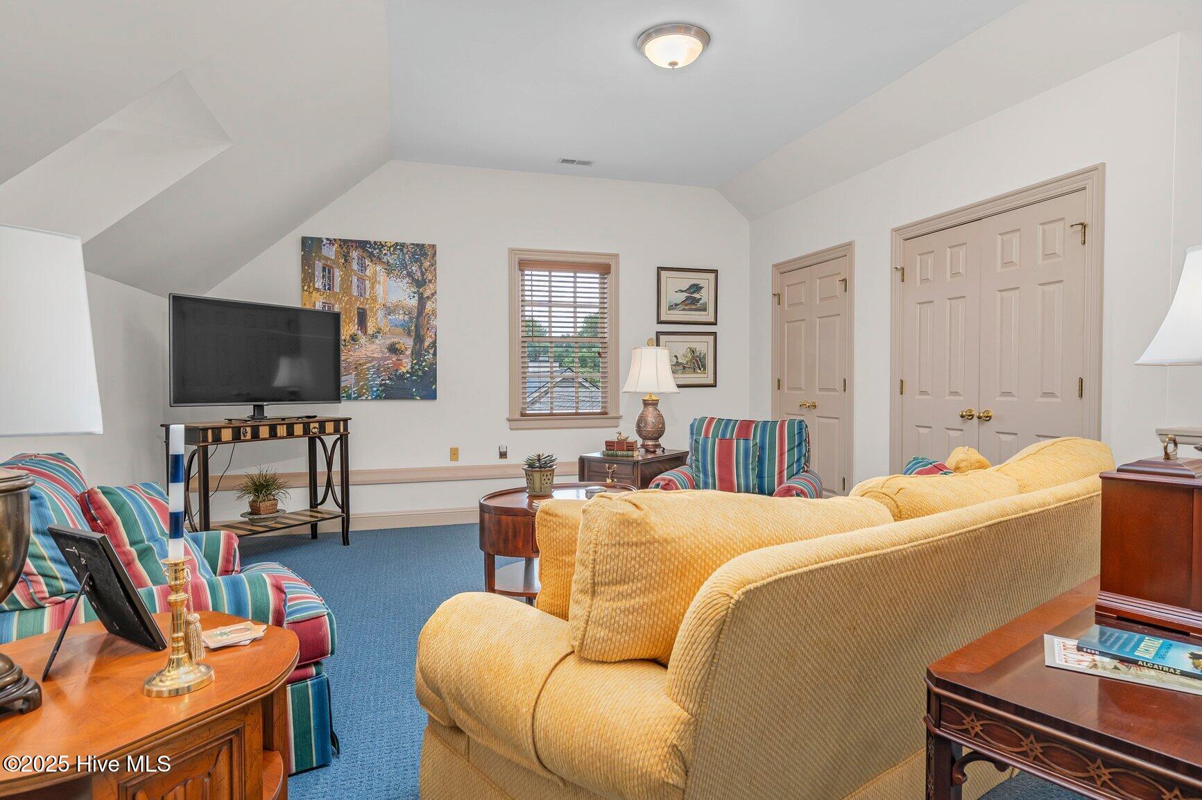 2909 Greystone Drive