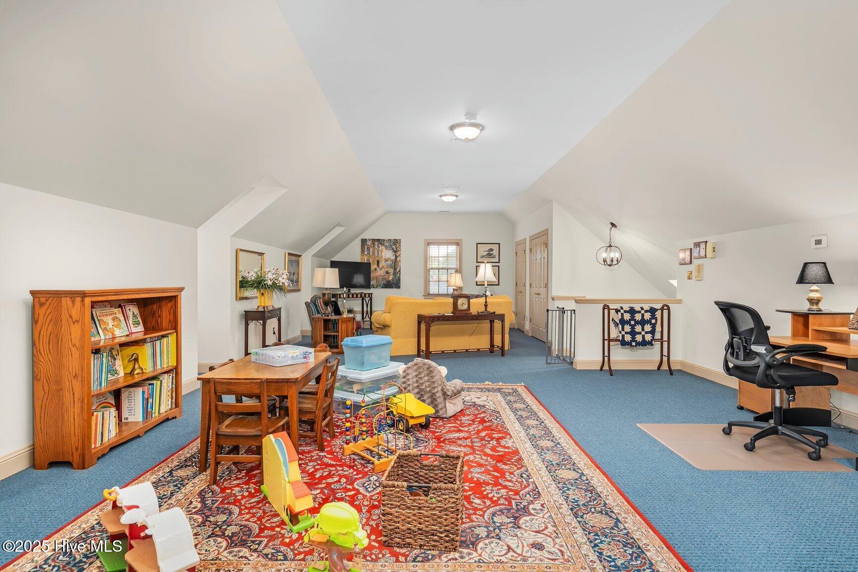 2909 Greystone Drive