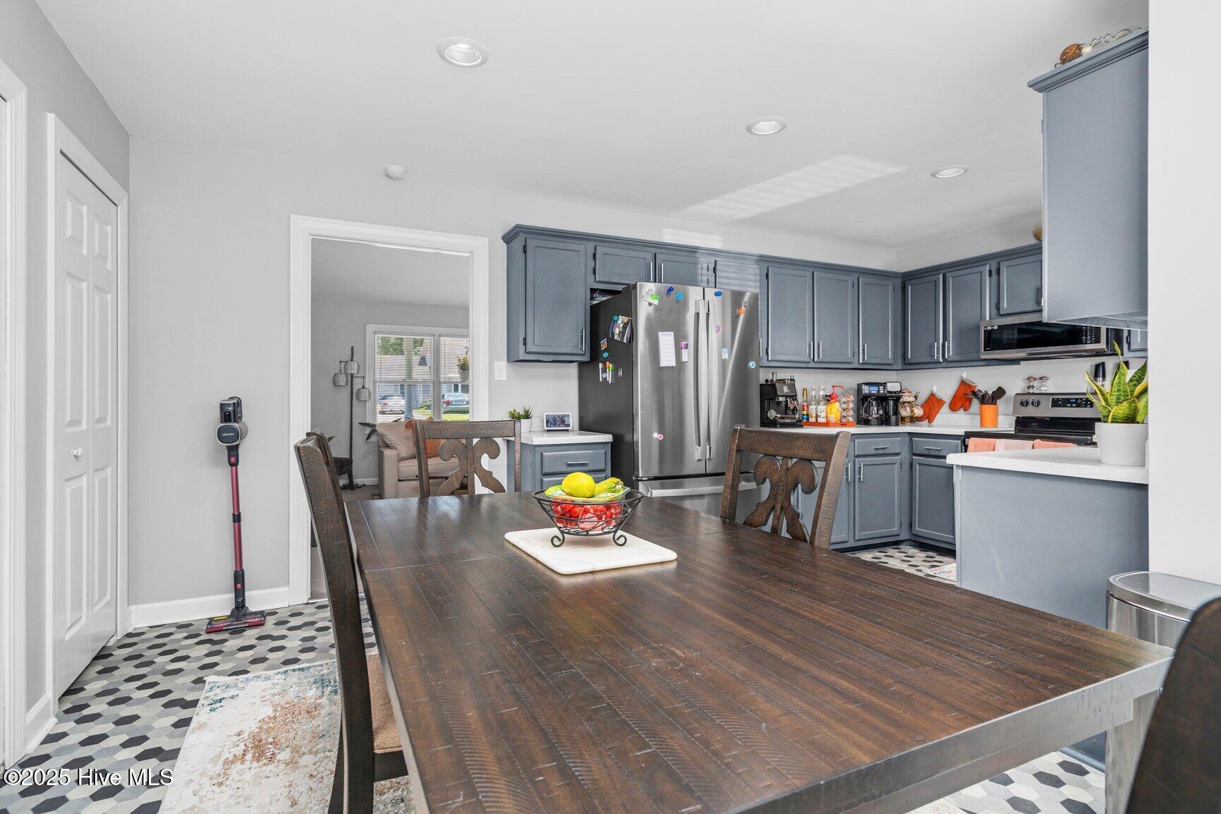 1016 Southbriar Drive