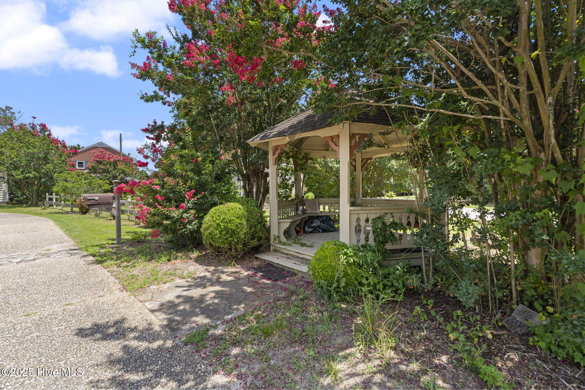 1717 Country Club Road