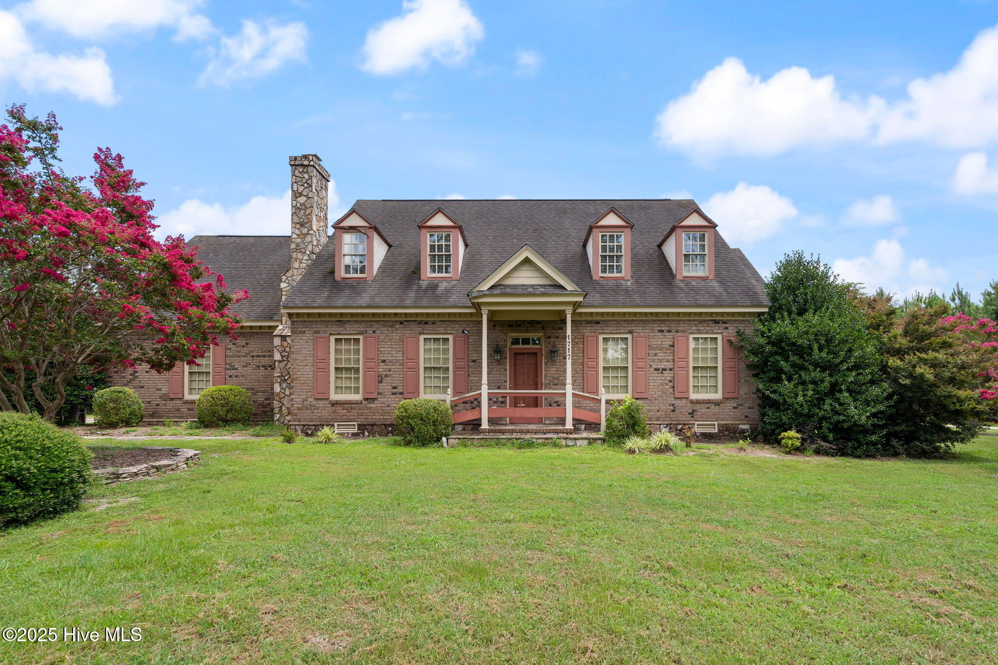 1717 Country Club Road