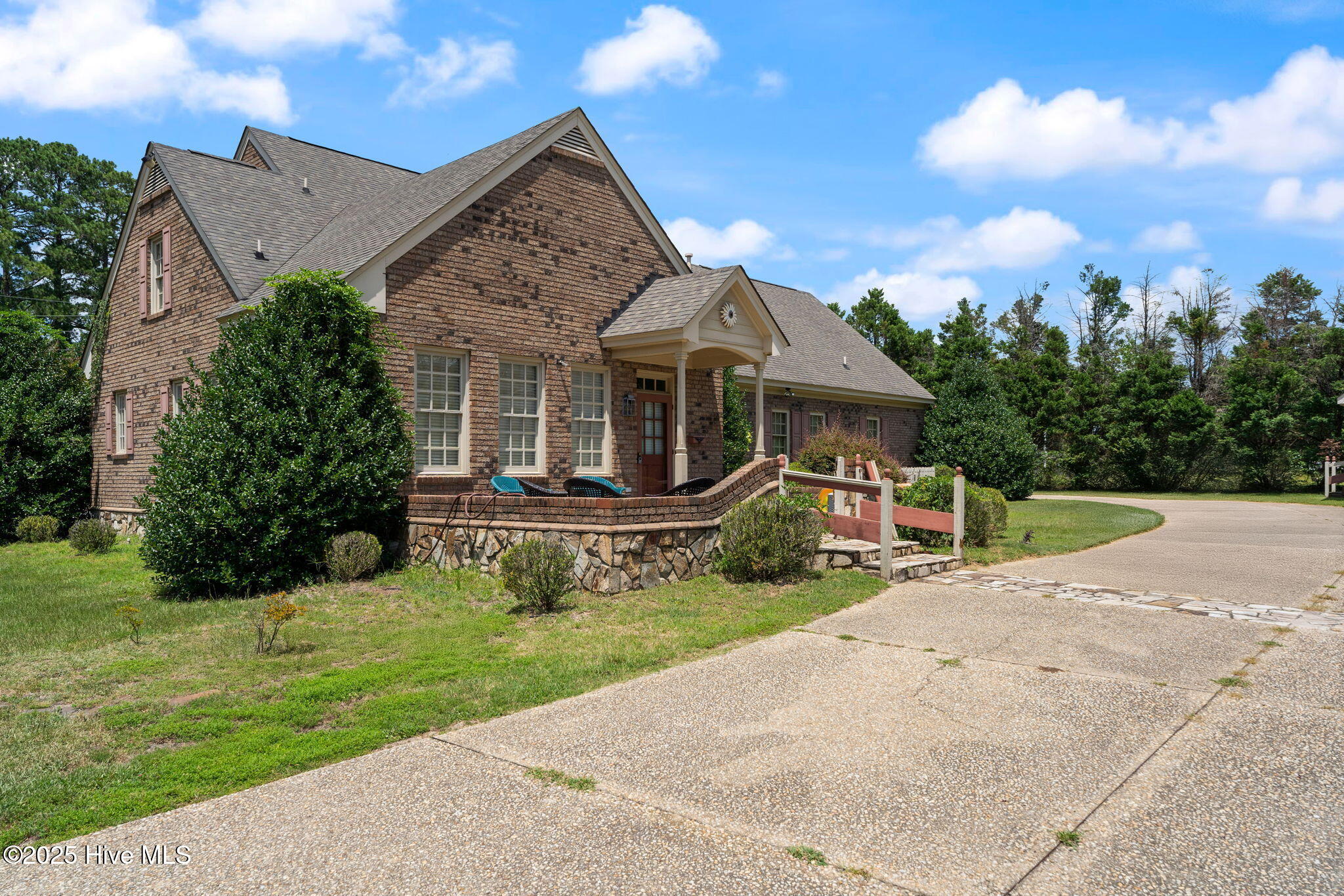 1717 Country Club Road