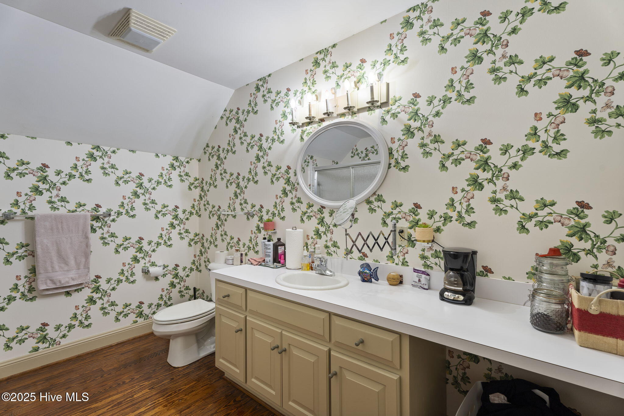 1717 Country Club Road